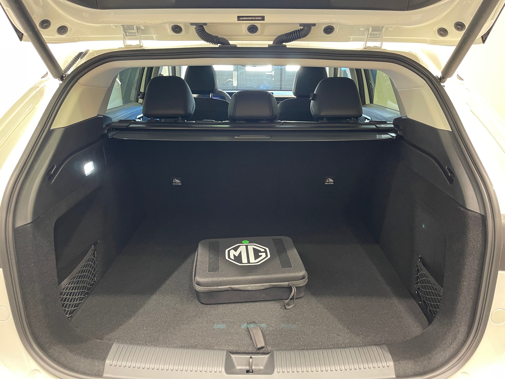 MG HS 1.5 T PHEV Luxury-image-13