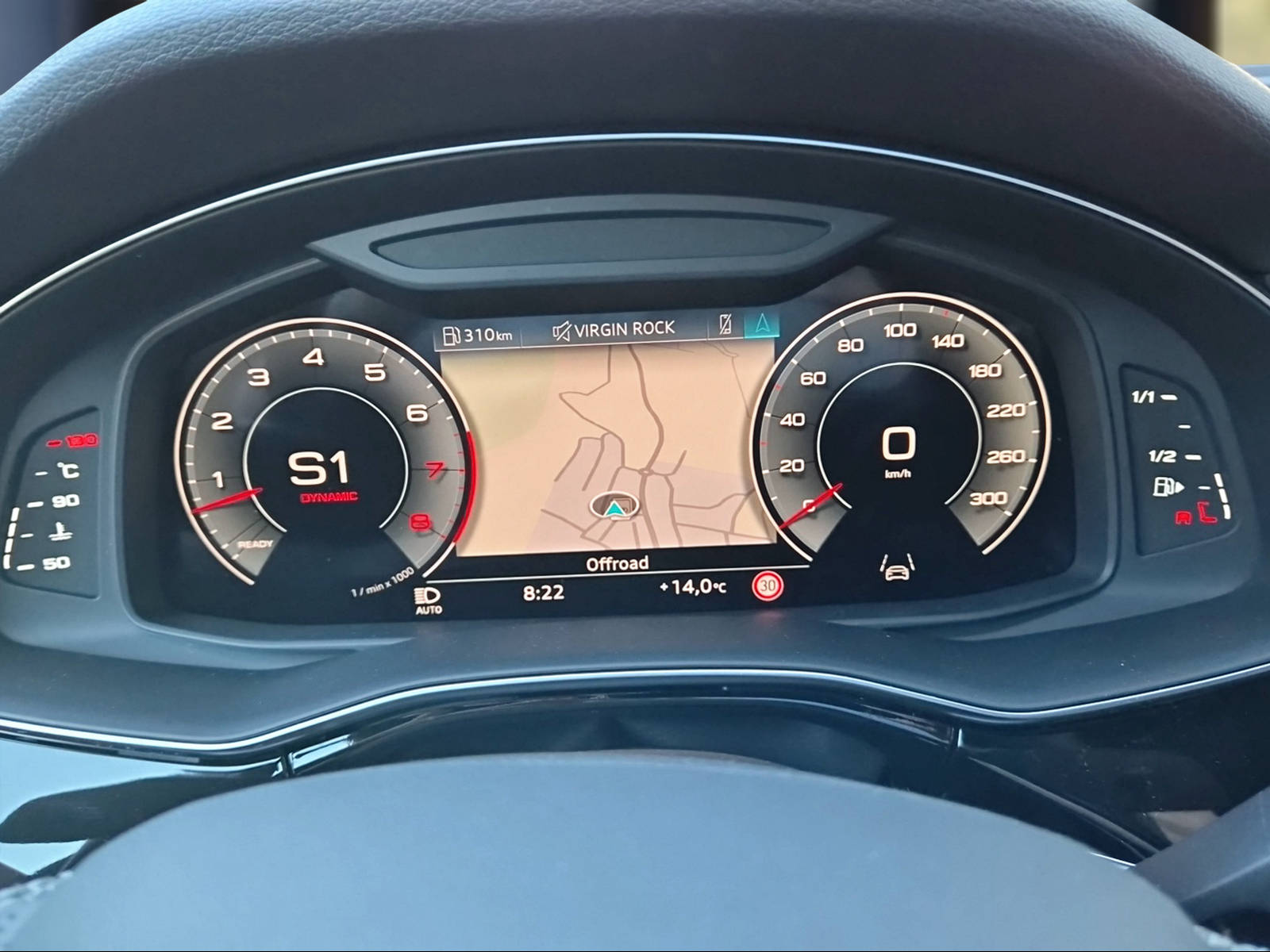 AUDI Q8 55 TFSI quattro tiptronic Daytonagrau Perleffekt-image-10