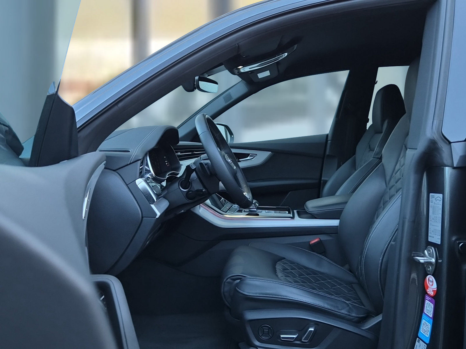 AUDI Q8 55 TFSI quattro tiptronic Daytonagrau Perleffekt-image-8