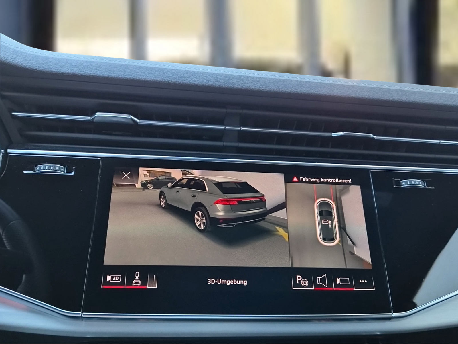 AUDI Q8 55 TFSI quattro tiptronic Daytonagrau Perleffekt-image-12