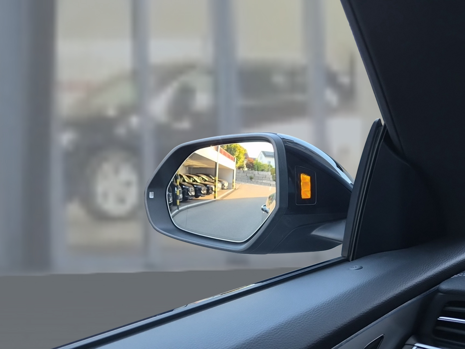 AUDI Q8 55 TFSI quattro tiptronic Daytonagrau Perleffekt-image-14