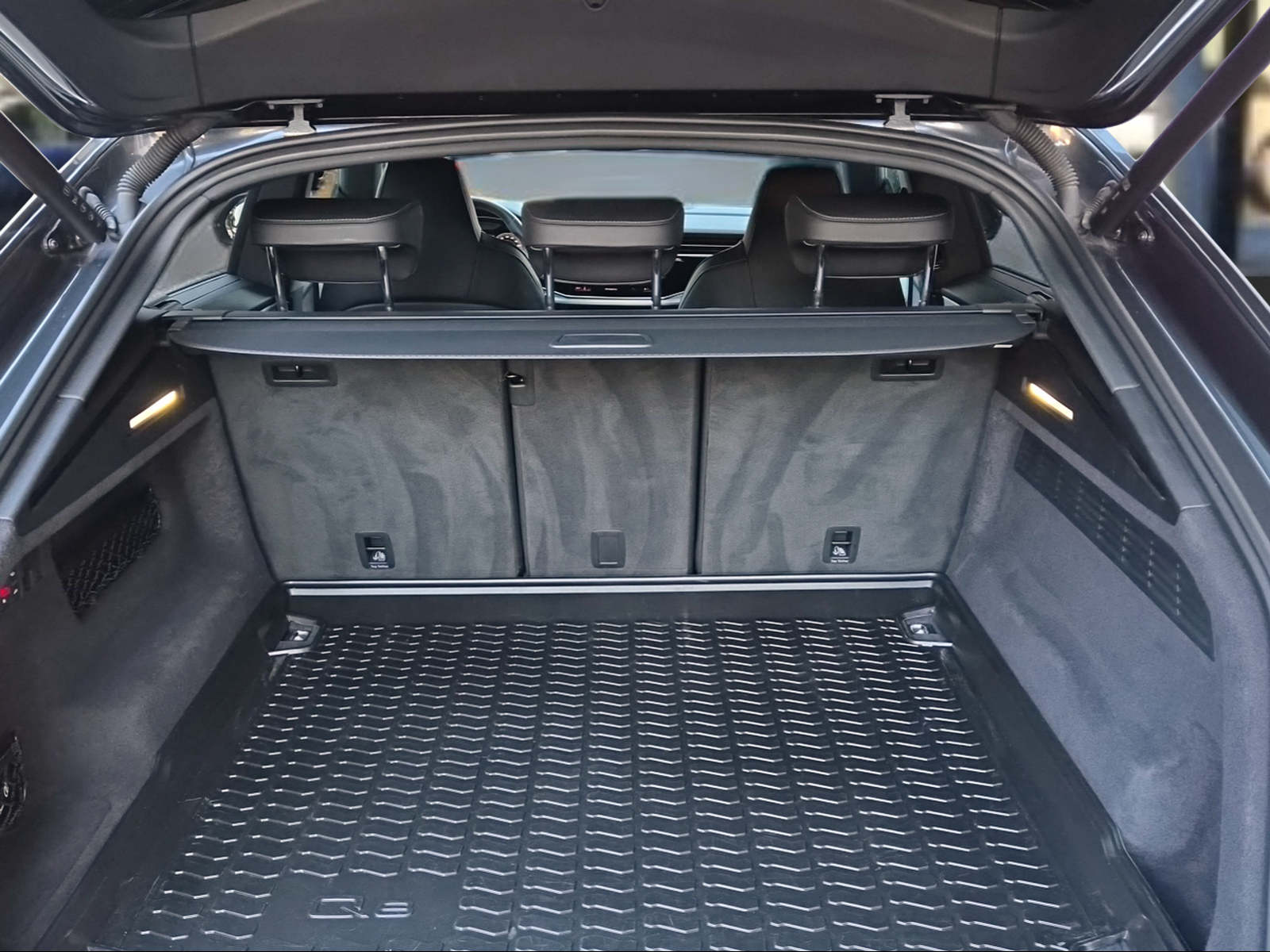 AUDI Q8 55 TFSI quattro tiptronic Daytonagrau Perleffekt-image-5