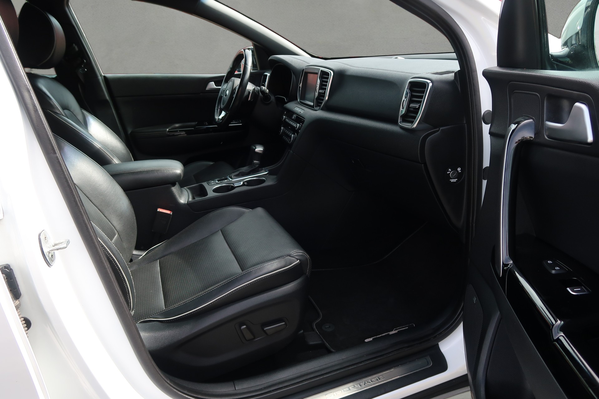KIA Sportage 2.0CRDi Style GT Line 4WD Automat-image-21