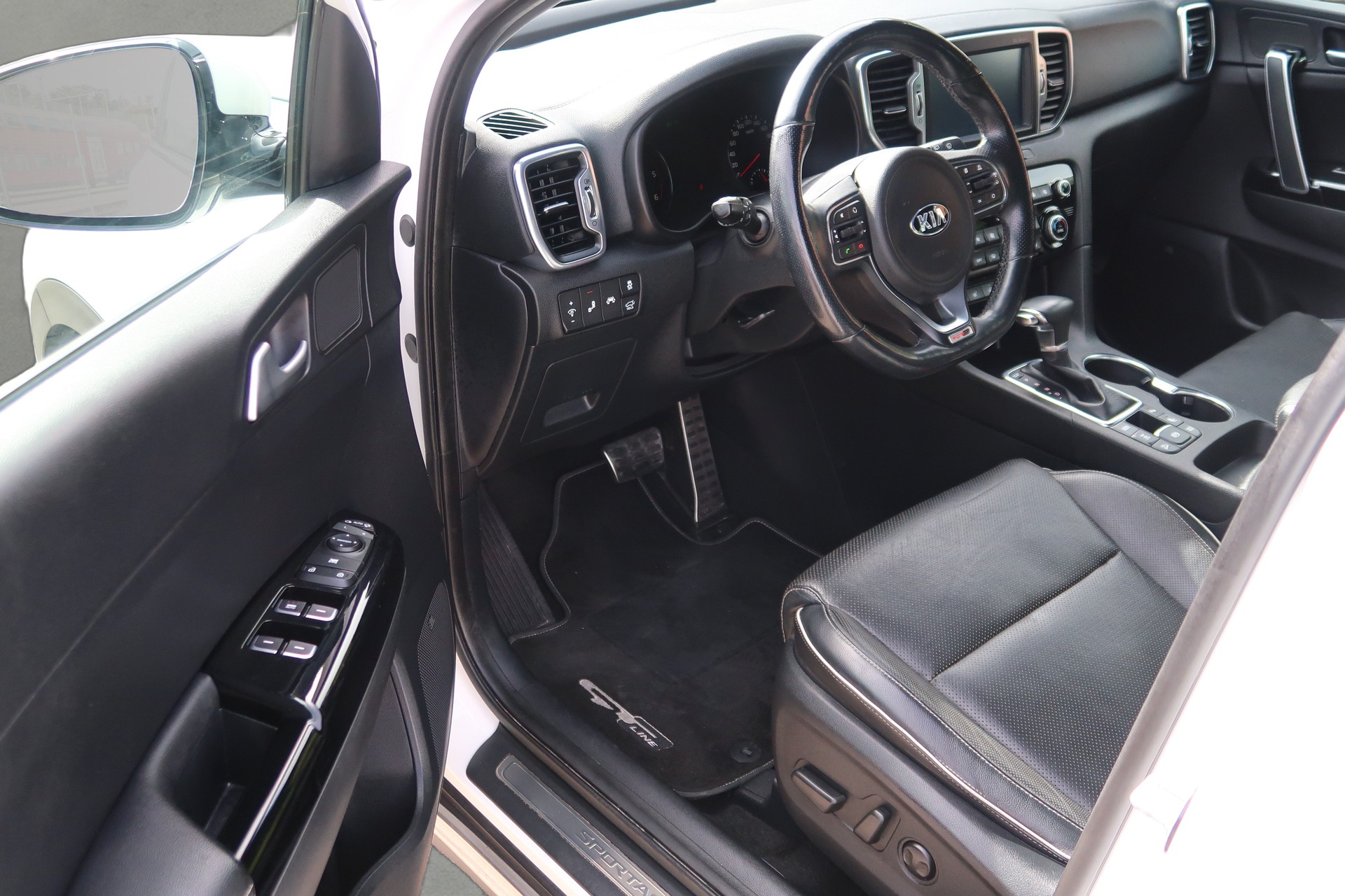 KIA Sportage 2.0CRDi Style GT Line 4WD Automat-image-8