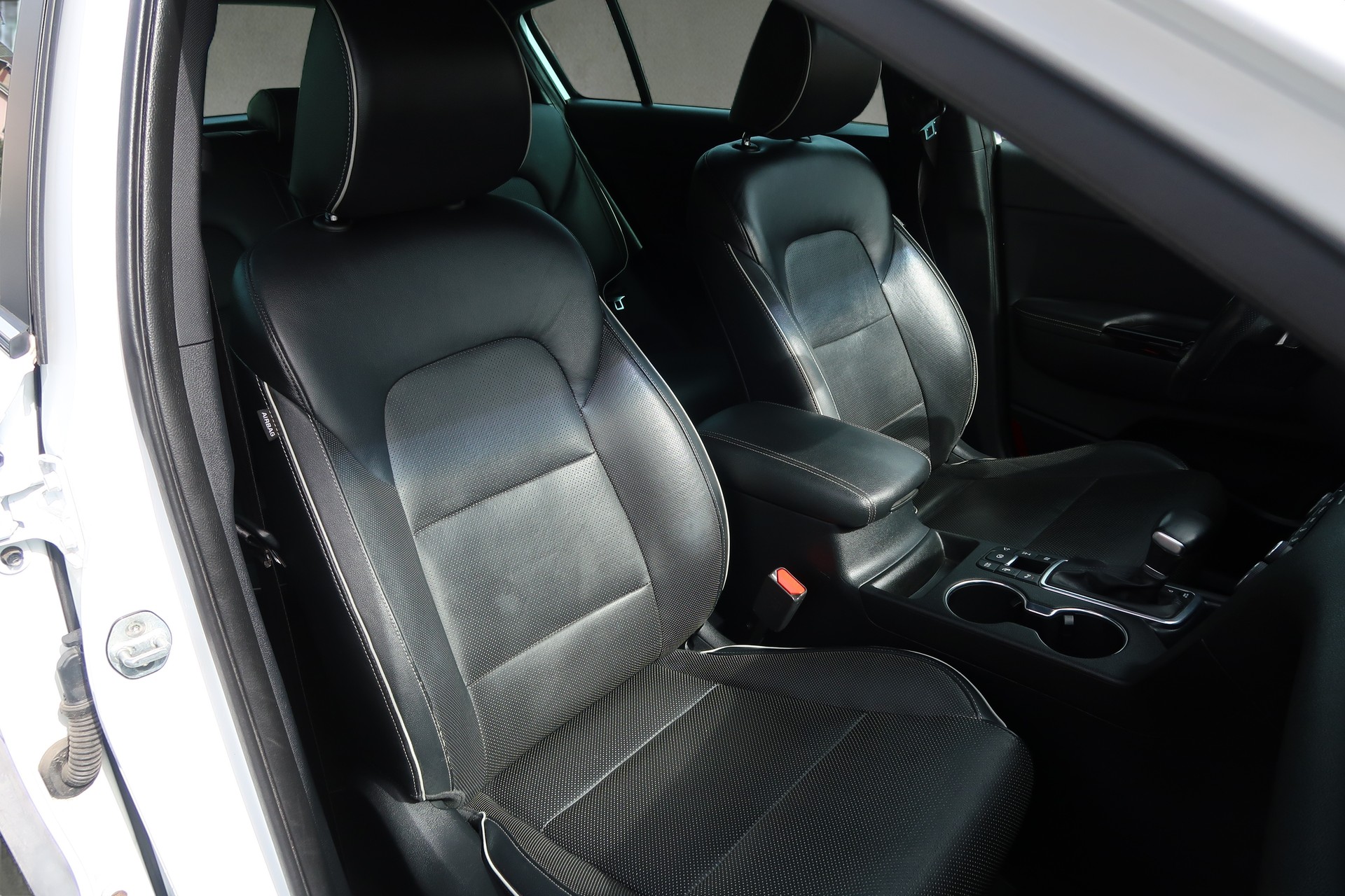 KIA Sportage 2.0CRDi Style GT Line 4WD Automat-image-22