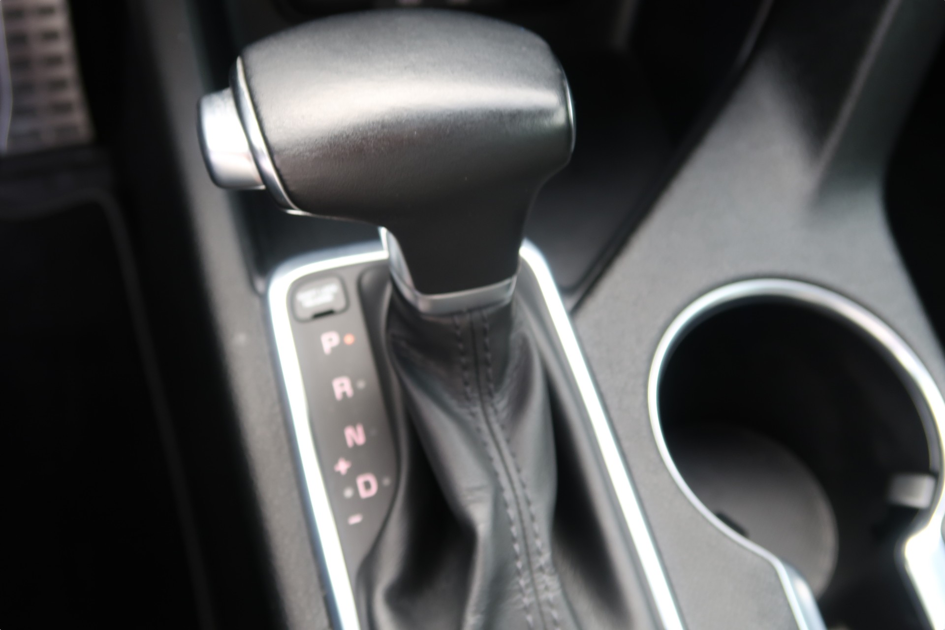 KIA Sportage 2.0CRDi Style GT Line 4WD Automat-image-17