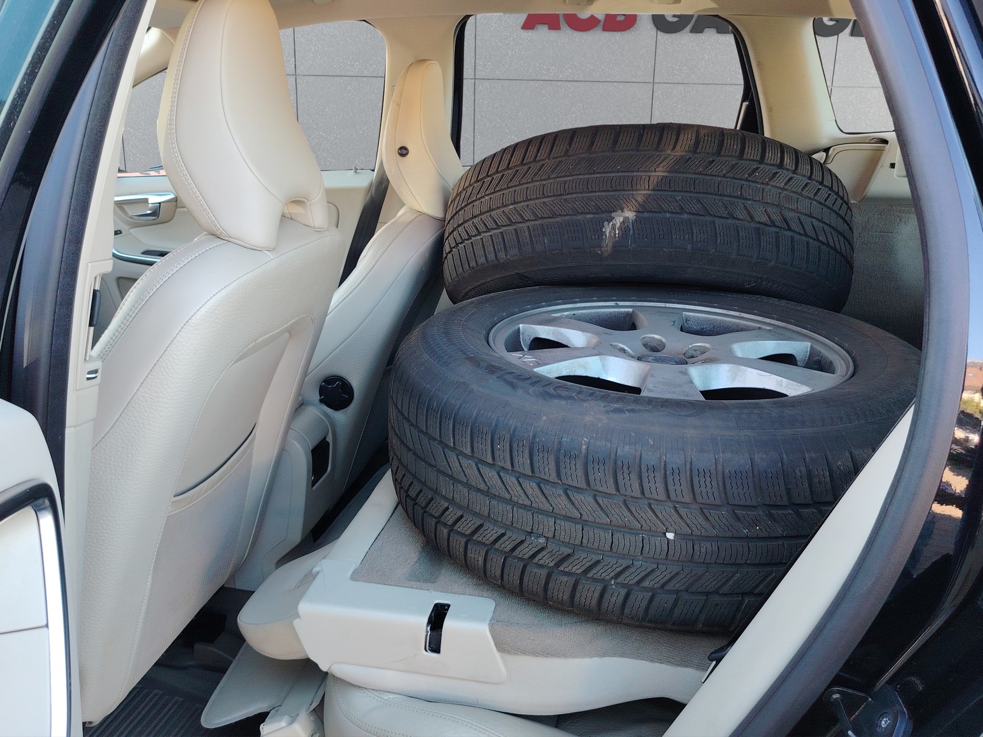 VOLVO XC60 D3 AWD Kinetic Geartronic-image-11