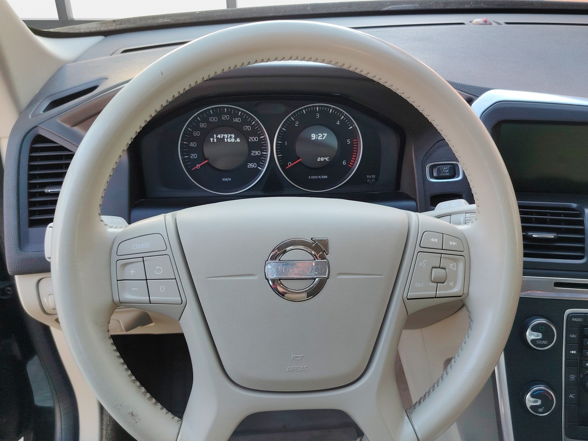 VOLVO XC60 D3 AWD Kinetic Geartronic-image-8