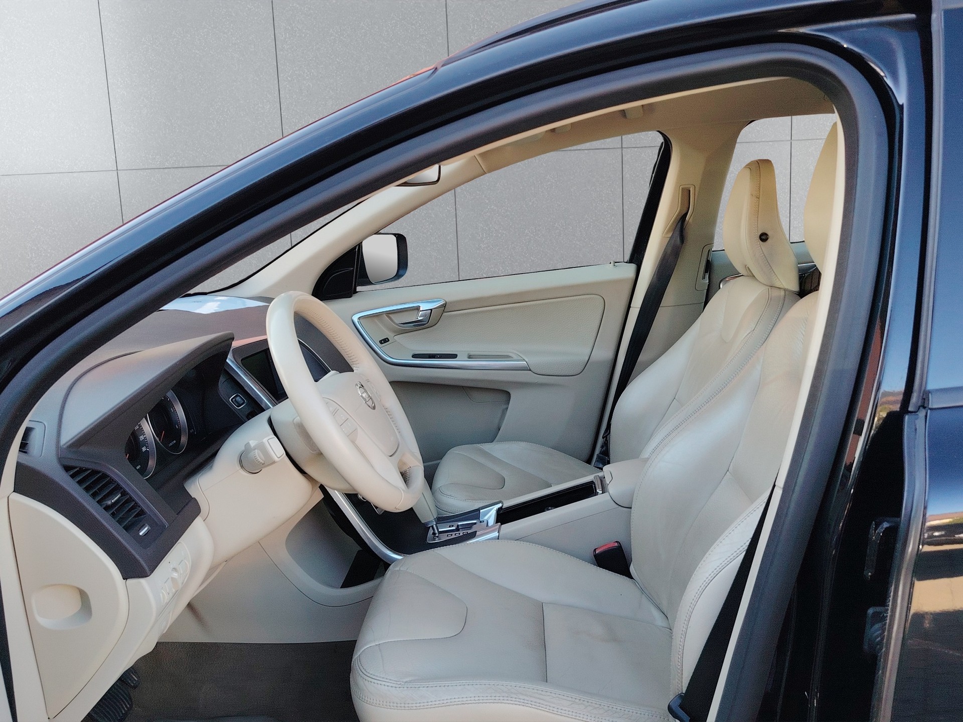 VOLVO XC60 D3 AWD Kinetic Geartronic-image-7