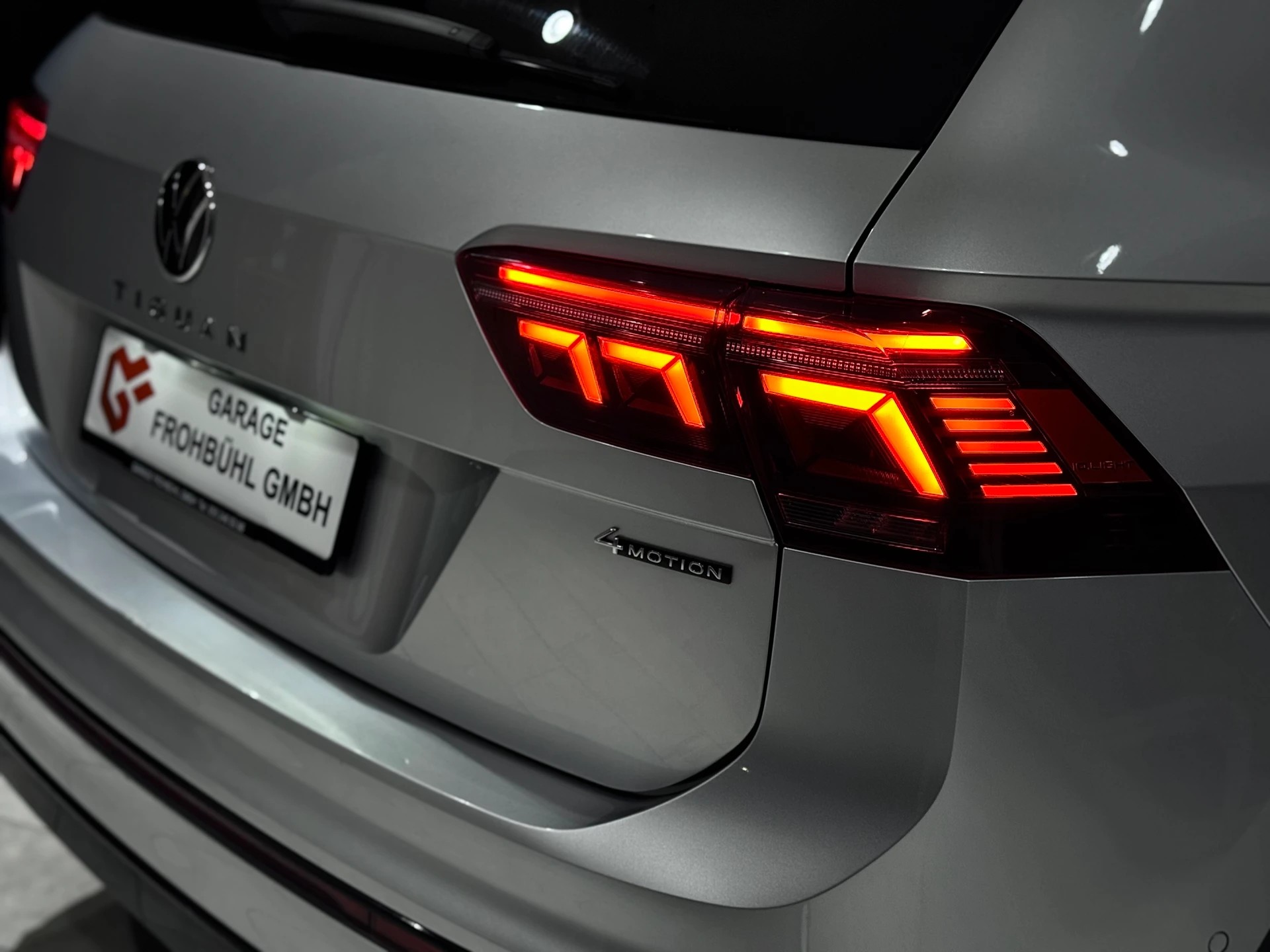 VW VW VW Tiguan 2.0TSI R-Line 4Motion DSG l 1.Hand l CH l-image-8