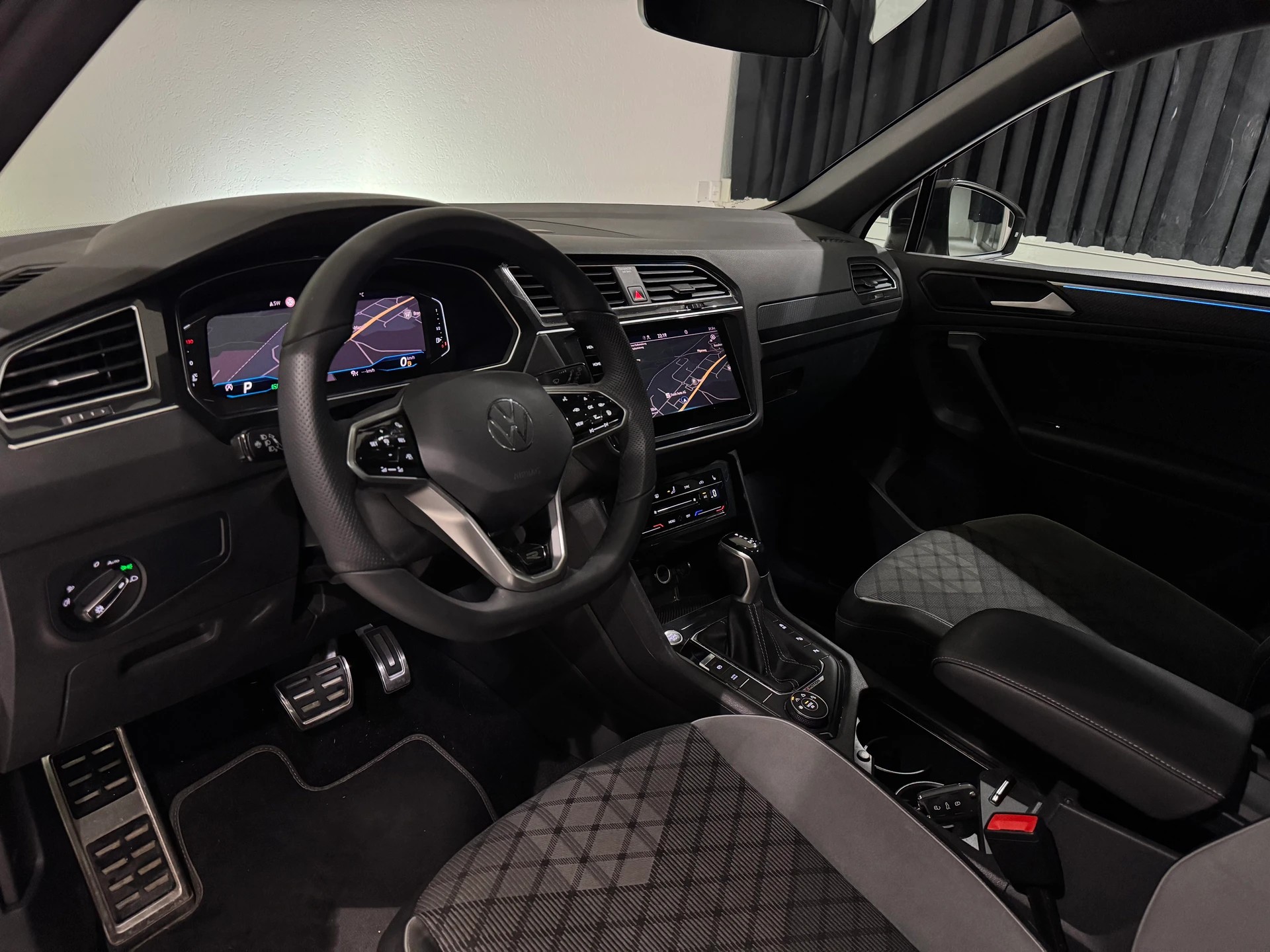 VW VW VW Tiguan 2.0TSI R-Line 4Motion DSG l 1.Hand l CH l-image-15