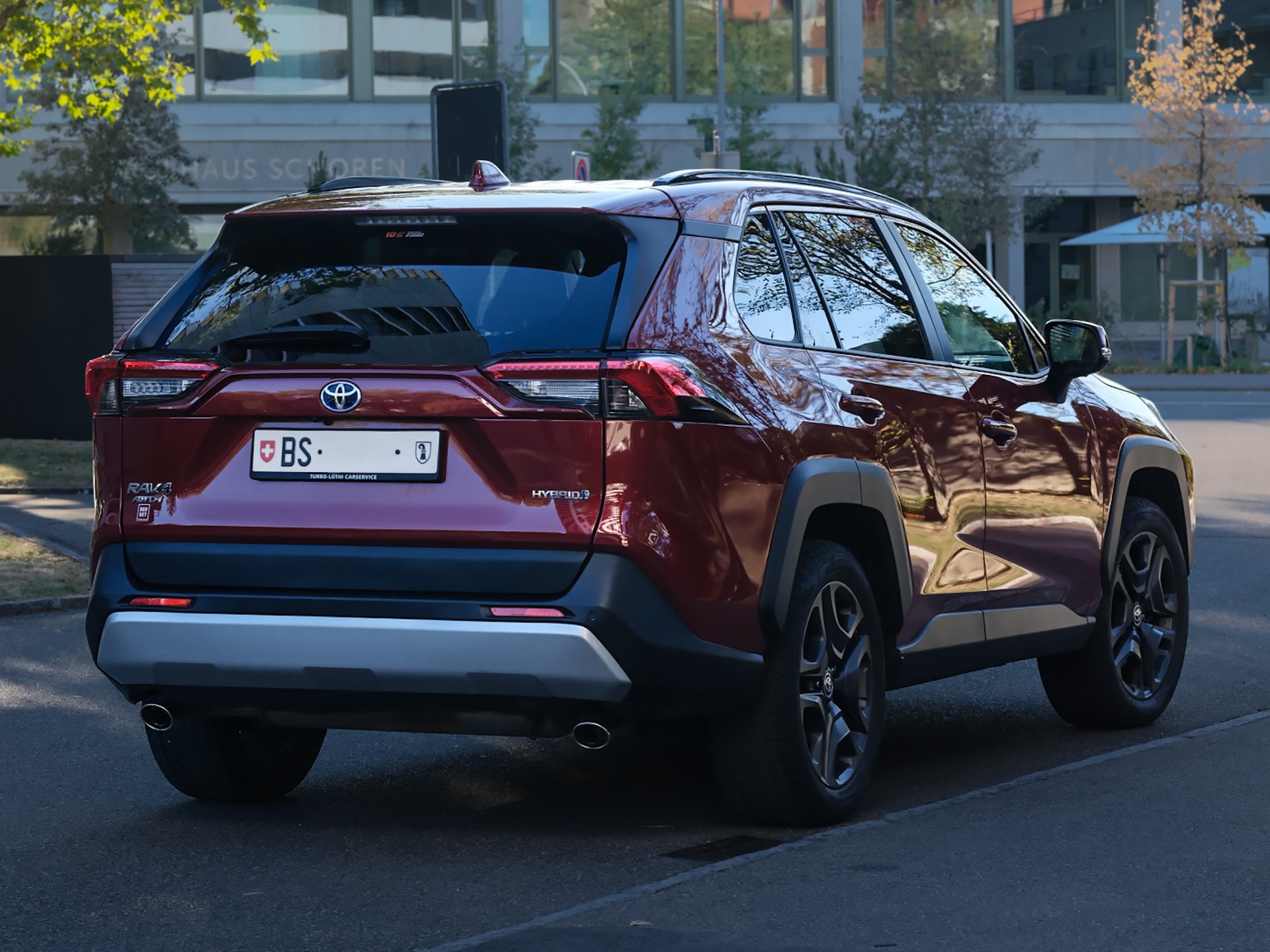 TOYOTA RAV 4 Adventure-image-3