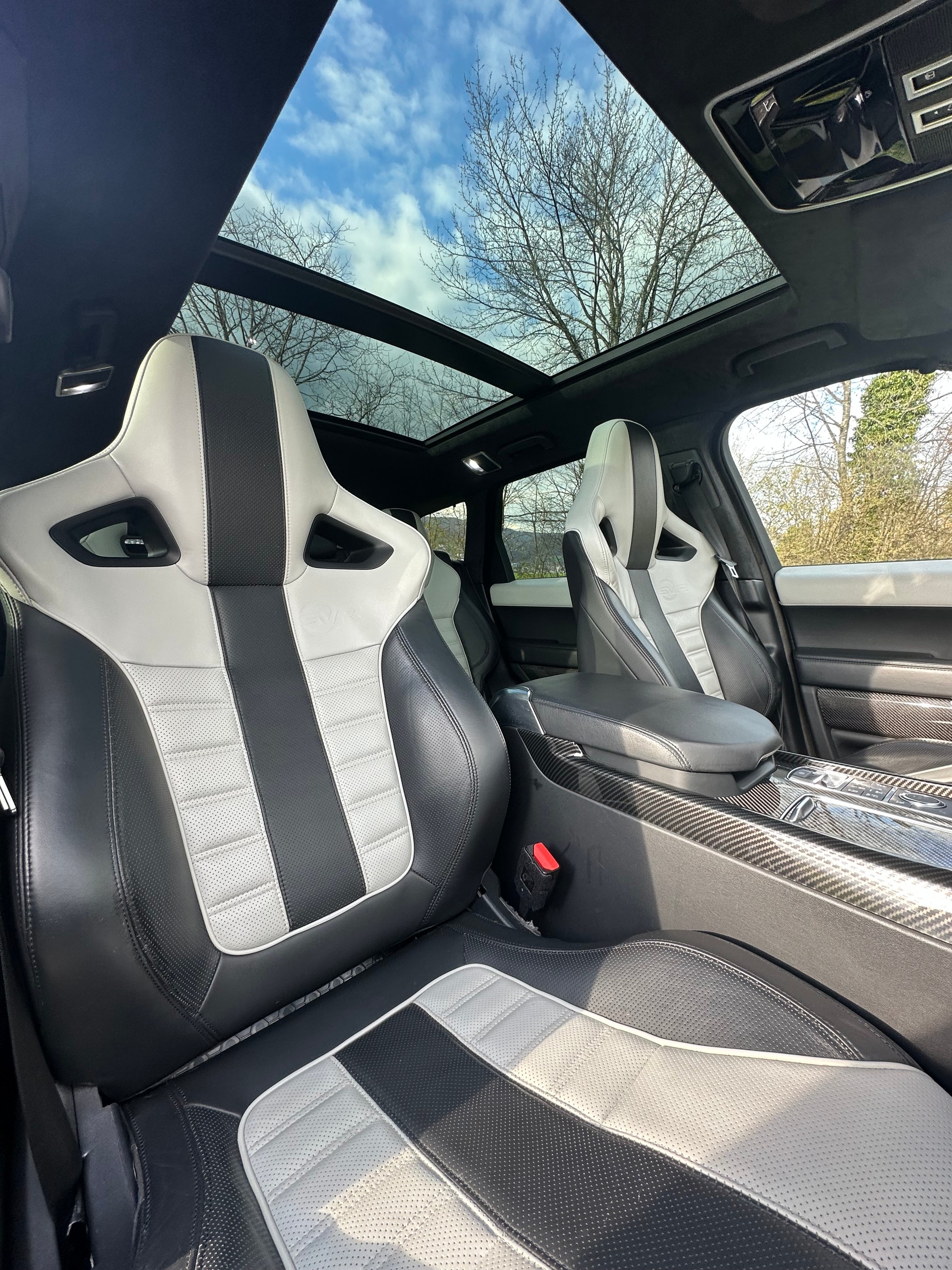 LAND ROVER 5.0 V8 SC SVR-image-3