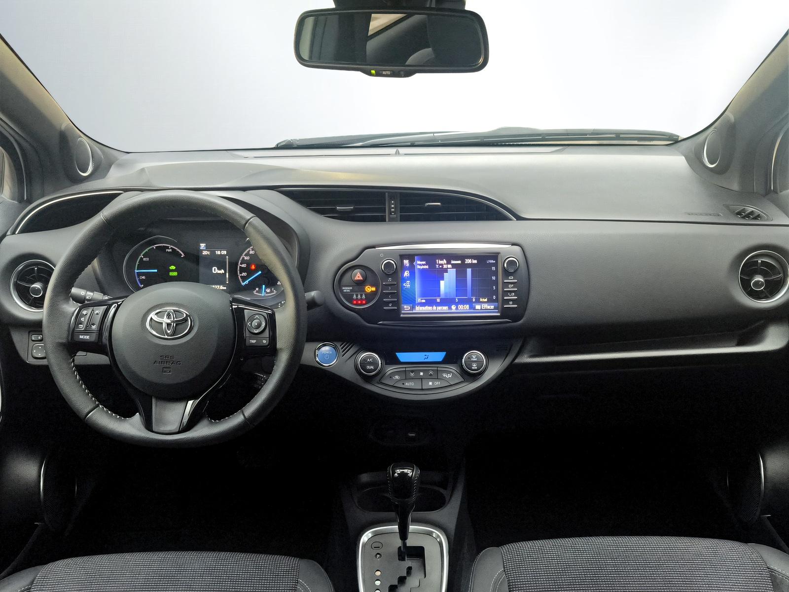 TOYOTA Yaris 1.5 VVT-i HSD Premium-image-9