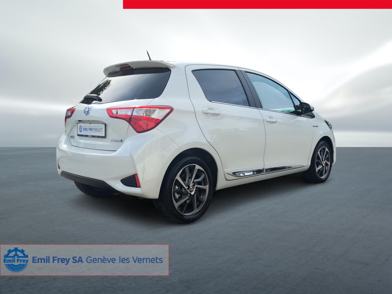 TOYOTA Yaris 1.5 VVT-i HSD Premium-image-17