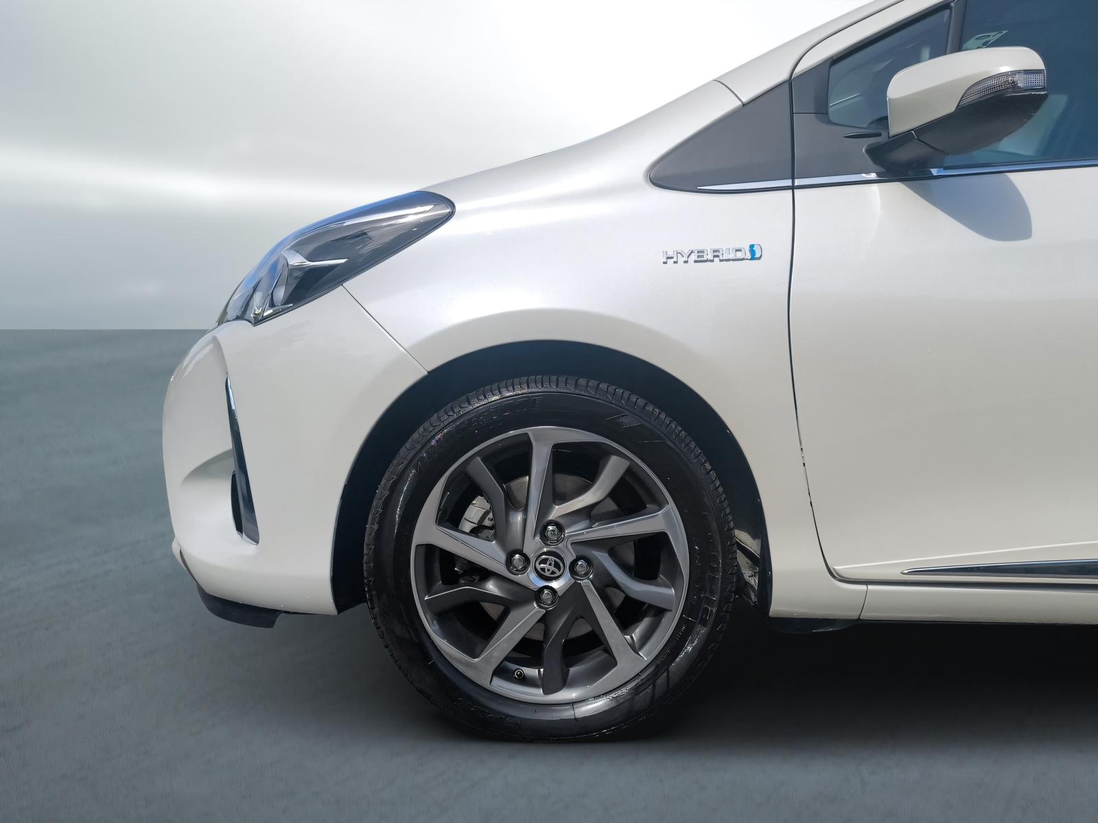 TOYOTA Yaris 1.5 VVT-i HSD Premium-image-11