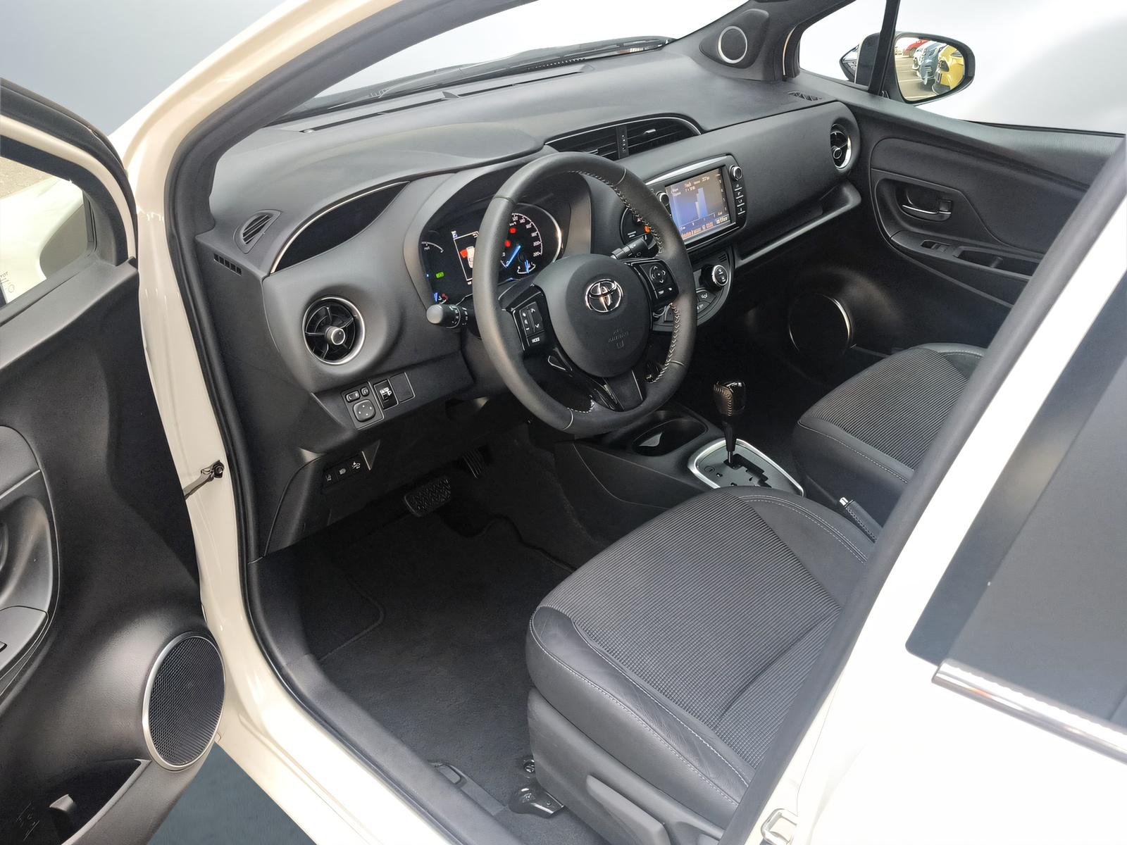 TOYOTA Yaris 1.5 VVT-i HSD Premium-image-14