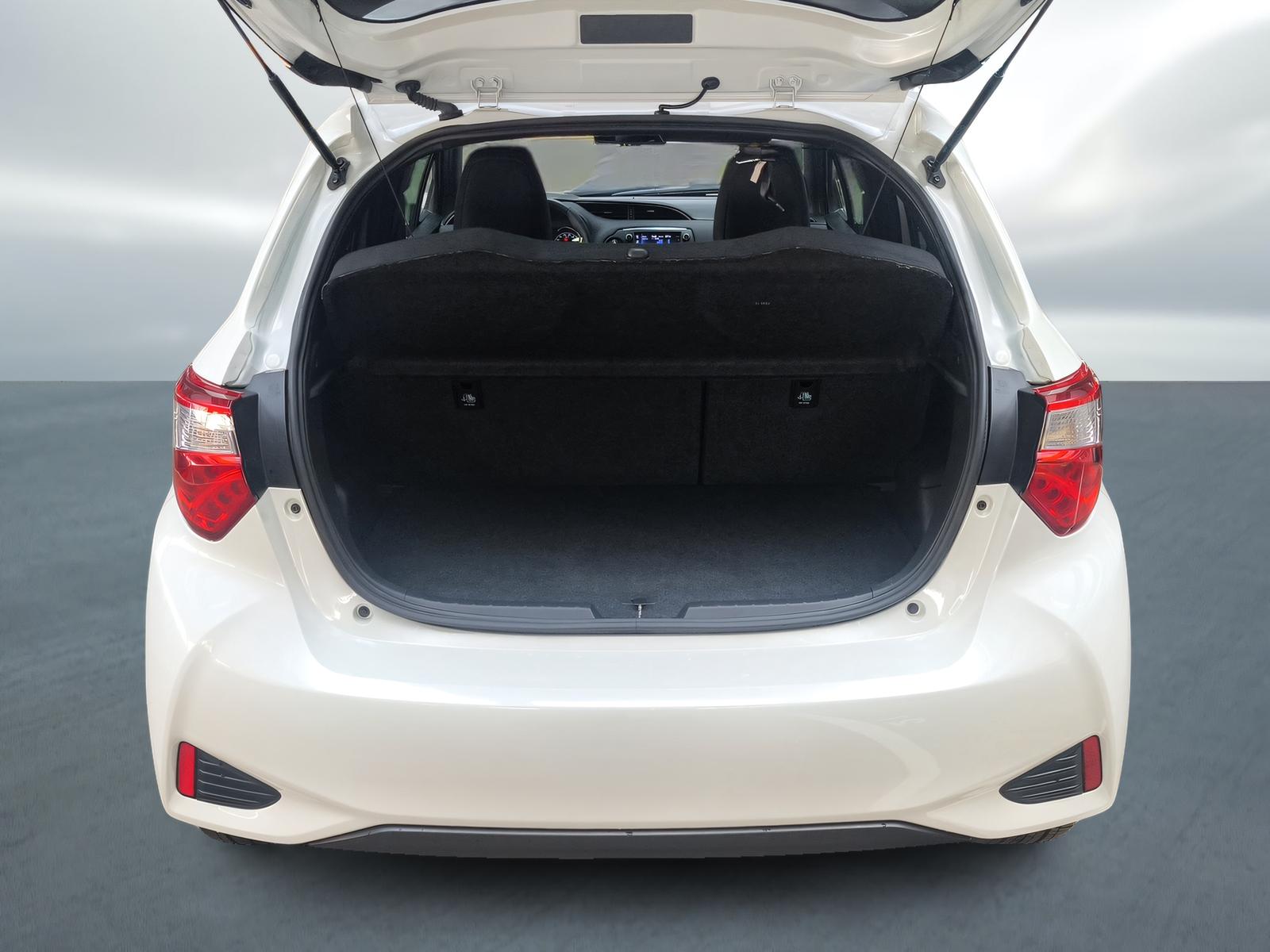 TOYOTA Yaris 1.5 VVT-i HSD Premium-image-12
