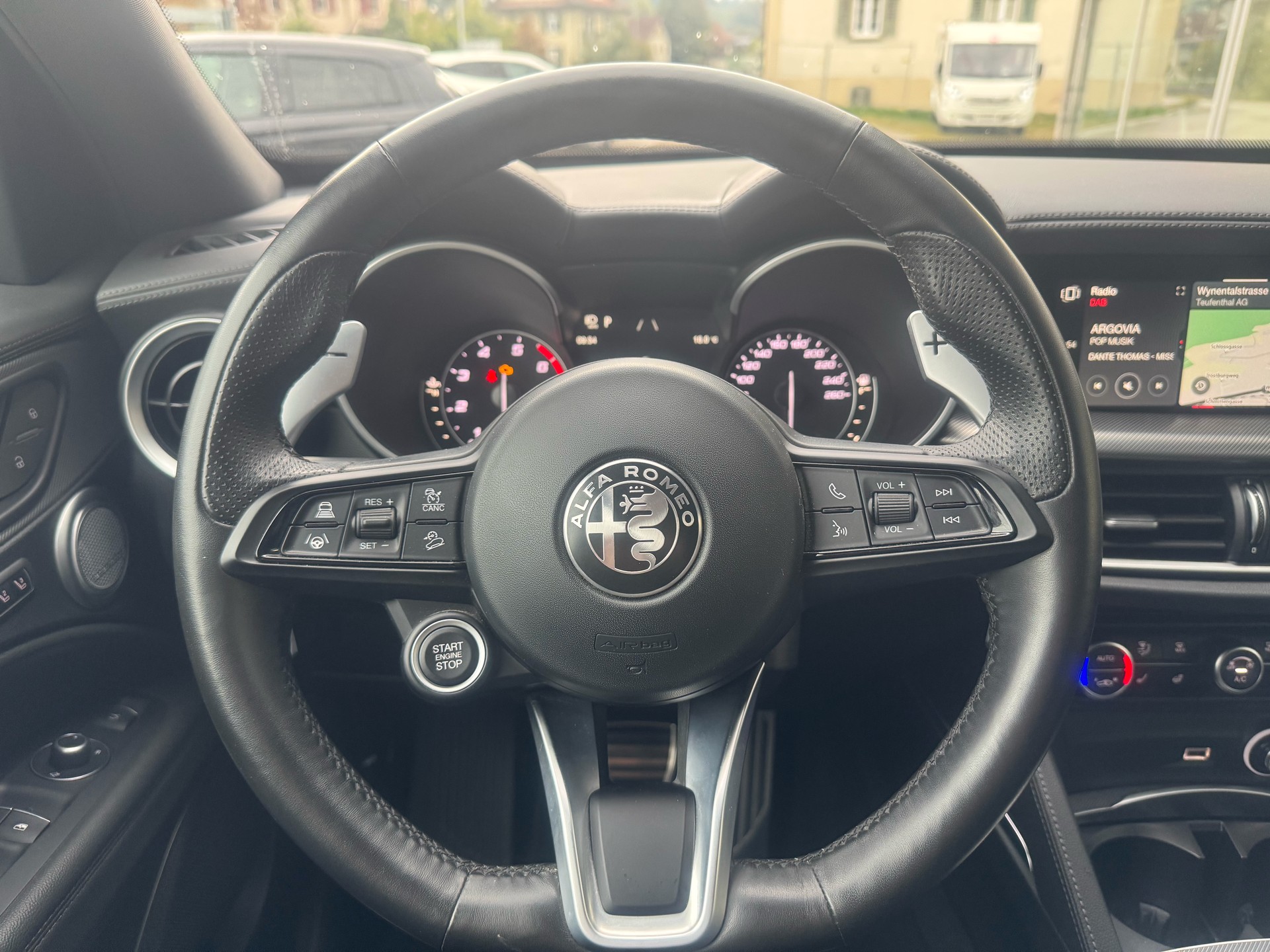 ALFA ROMEO Stelvio 2.0 Veloce Premium 21 Zoll Sky Q4-image-8