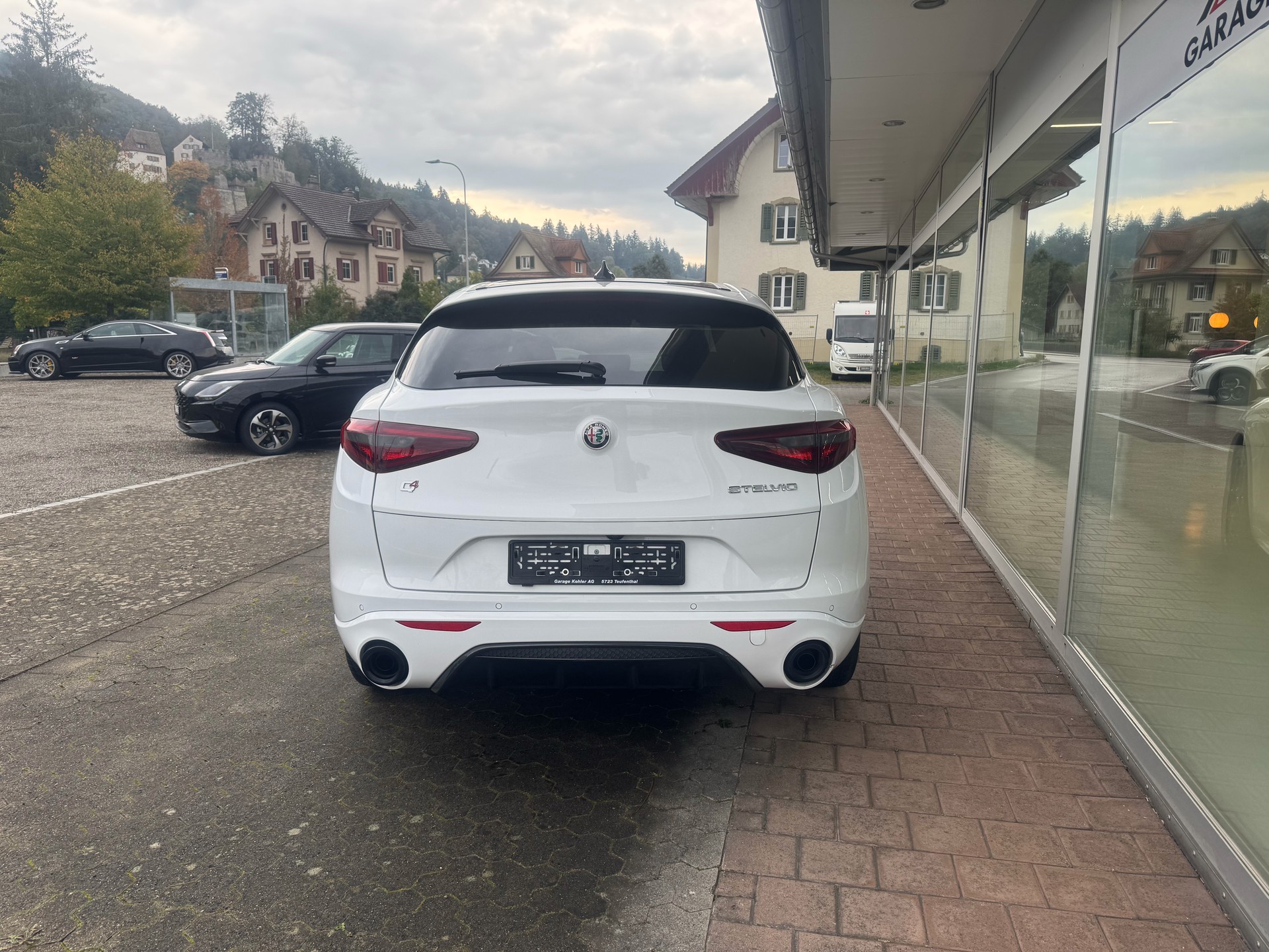 ALFA ROMEO Stelvio 2.0 Veloce Premium 21 Zoll Sky Q4-image-4