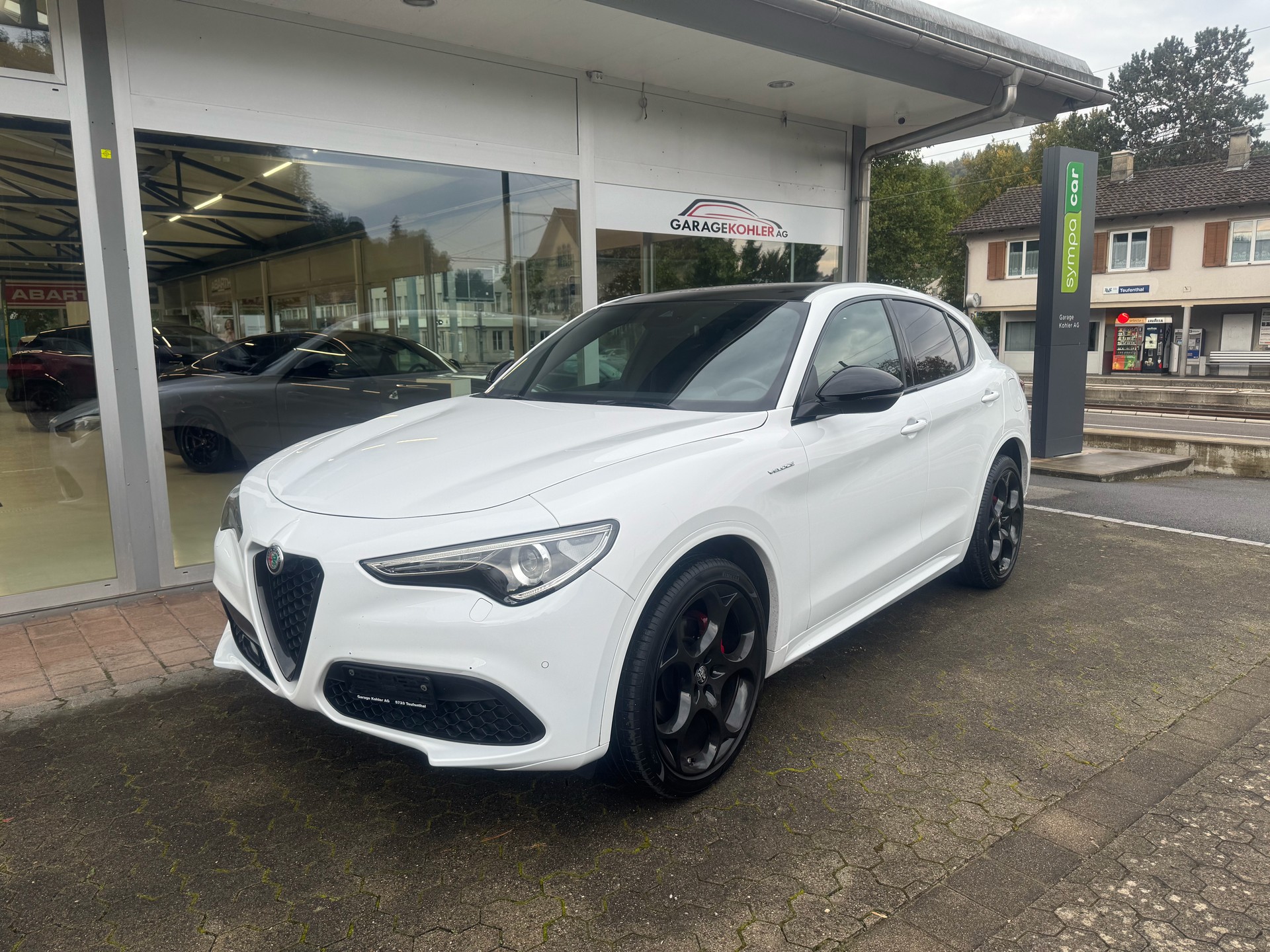 ALFA ROMEO Stelvio 2.0 Veloce Premium 21 Zoll Sky Q4-image-1