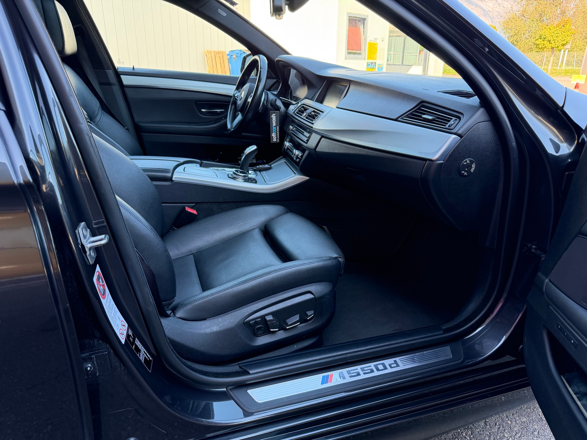 BMW M550d Touring xDrive Steptronic-image-18