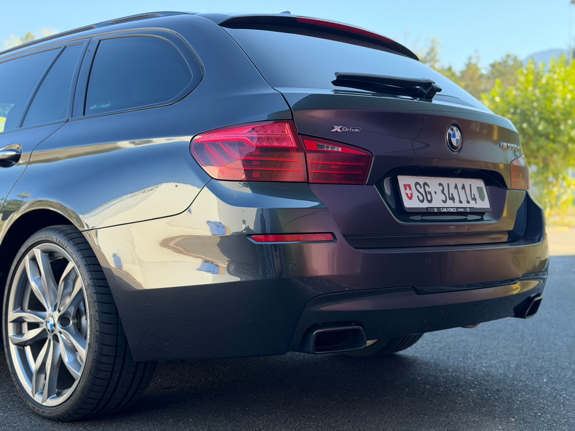 BMW M550d Touring xDrive Steptronic-image-10