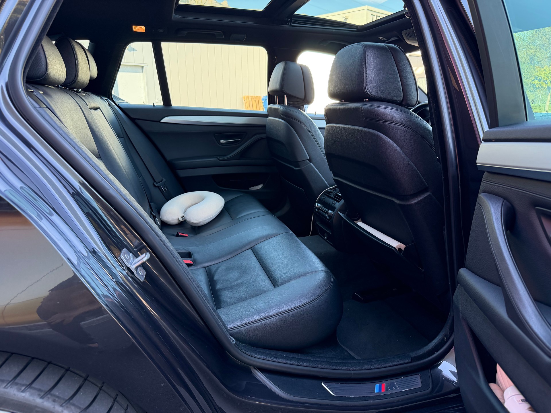 BMW M550d Touring xDrive Steptronic-image-15