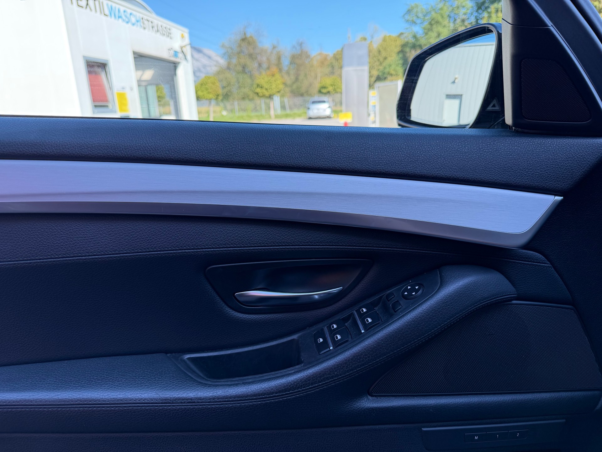 BMW M550d Touring xDrive Steptronic-image-25