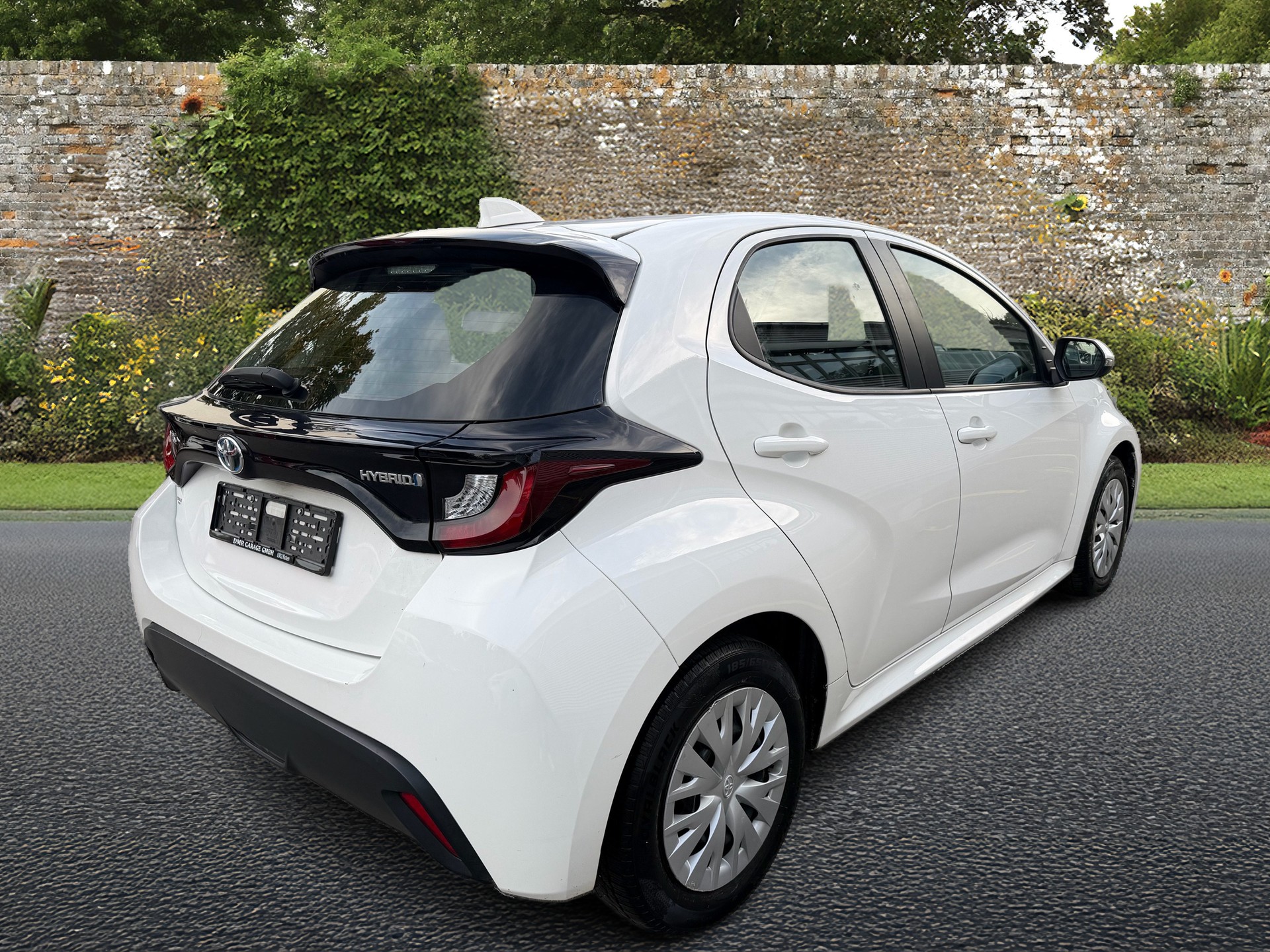 TOYOTA Yaris 1.5 Comfort e-CVT-image-4
