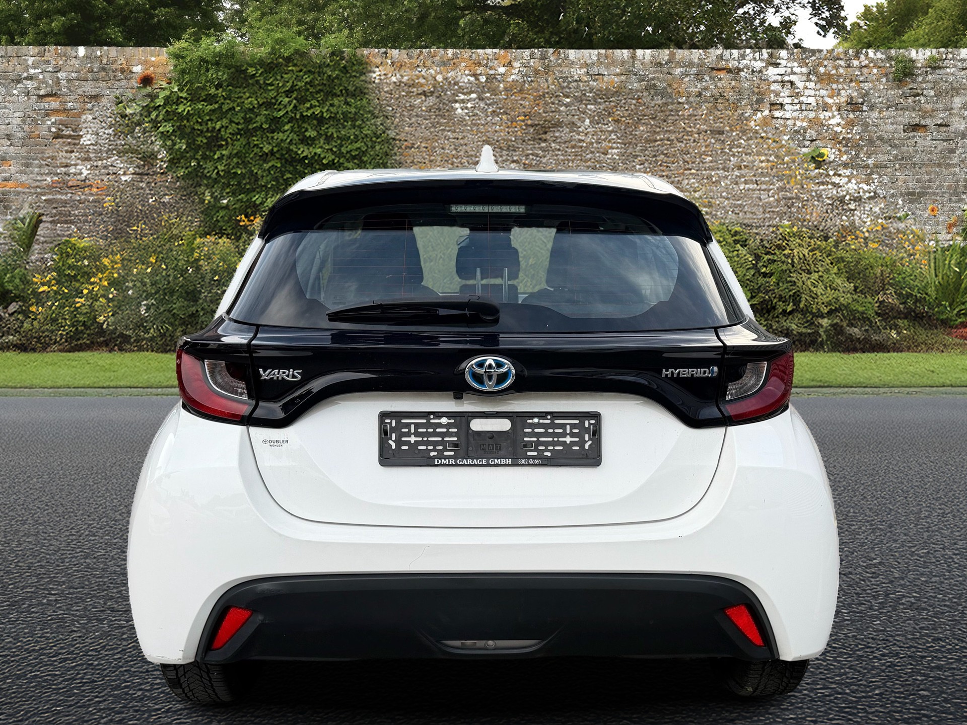 TOYOTA Yaris 1.5 Comfort e-CVT-image-3