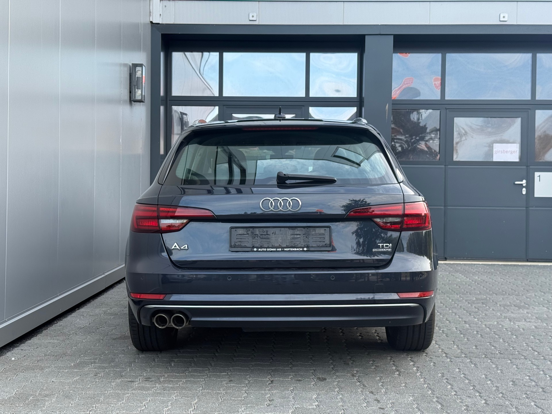 AUDI A4 Avant 2.0 TDI quattro S-tronic-image-9