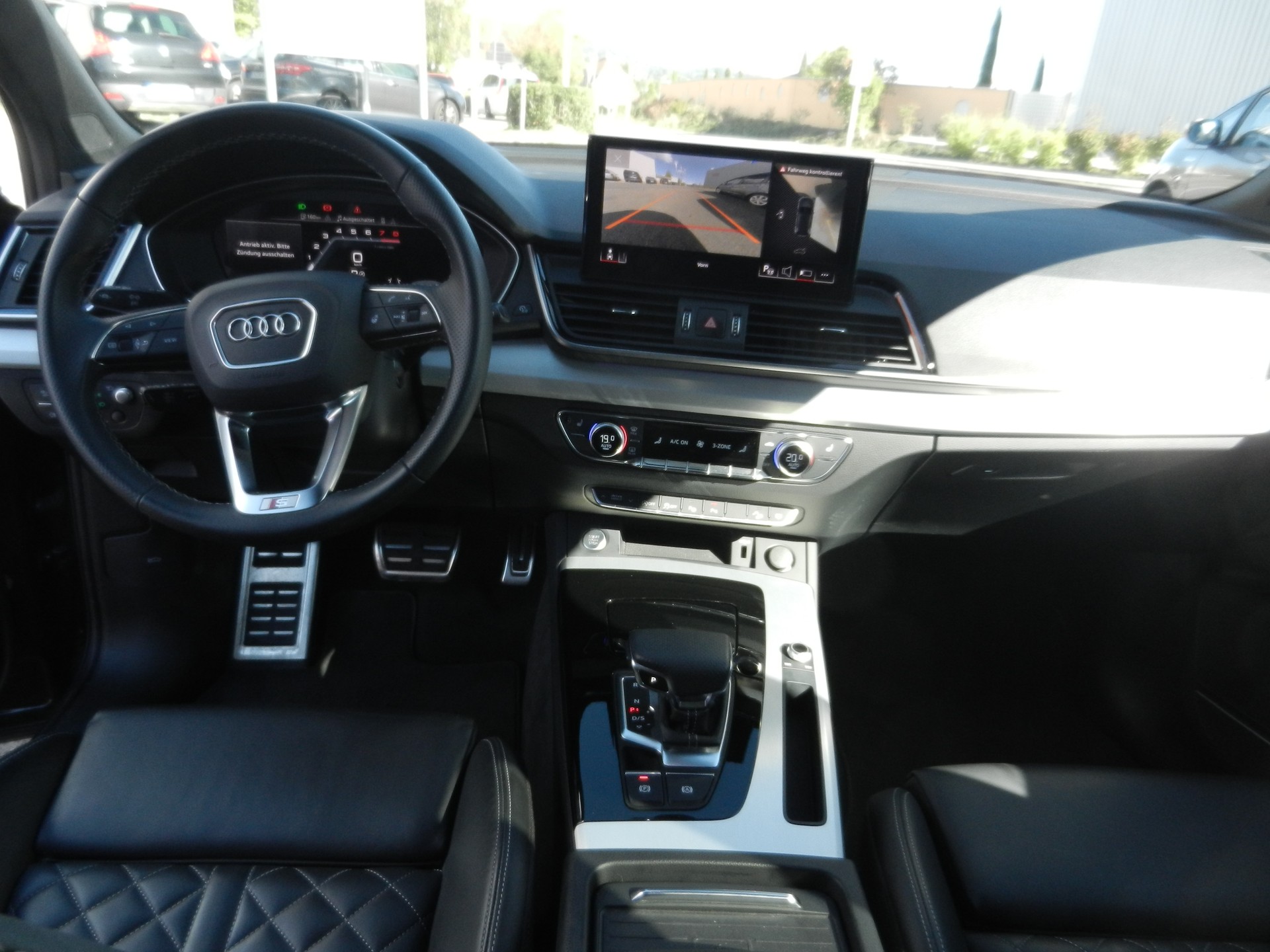 AUDI Q5 45 TFSI quattro S-tronic S-Line-image-4