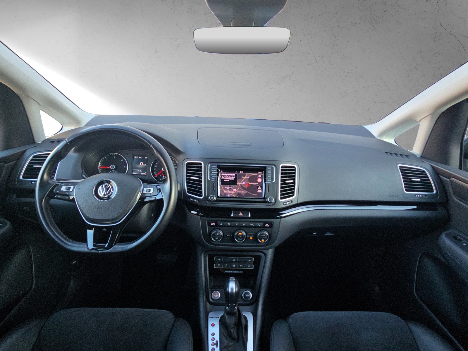 VW Sharan 2.0 TDI BMT Highline 4Motion DSG 7-Sitzer-image-4