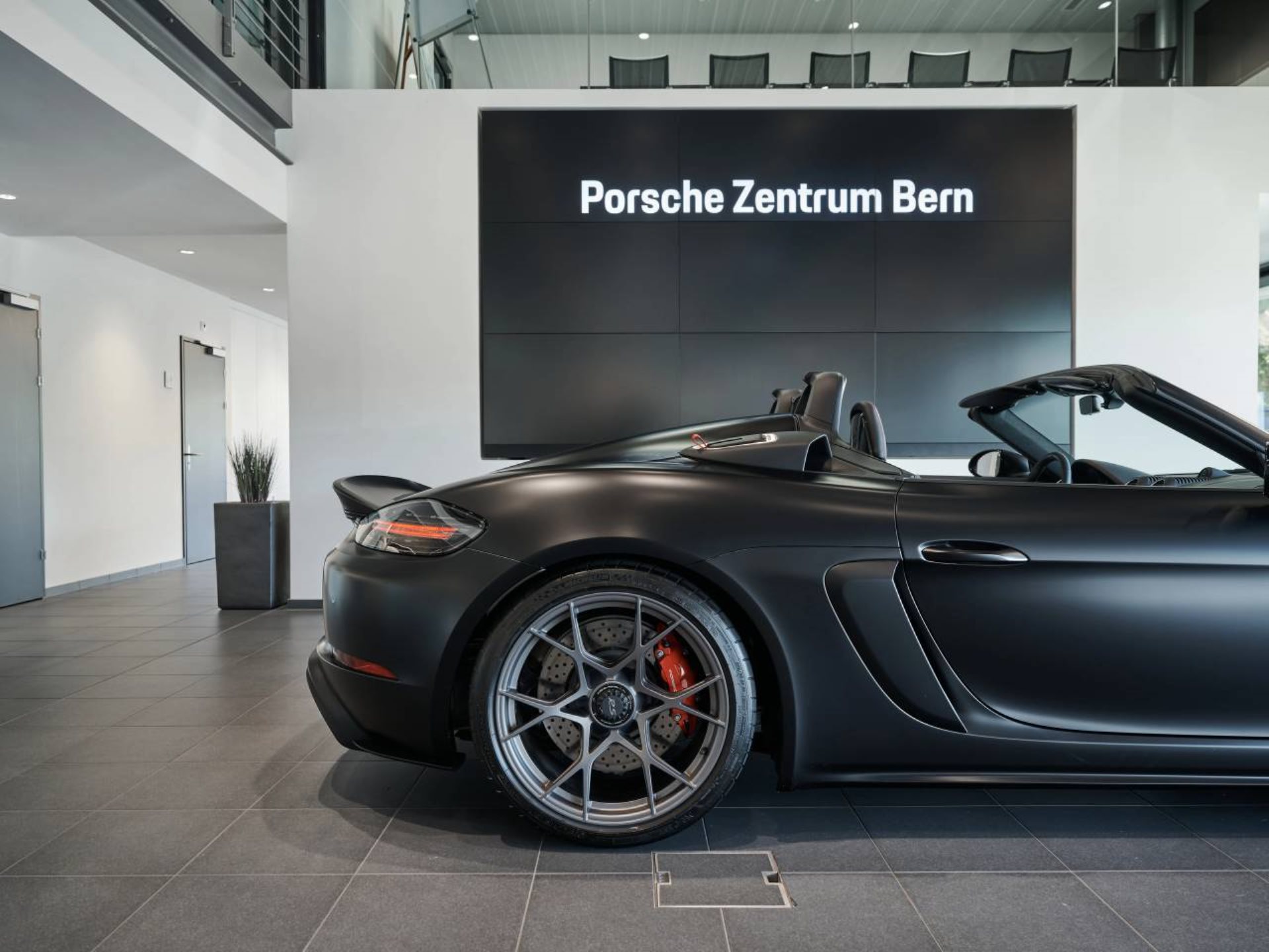 PORSCHE 718 Spyder RS-image-11