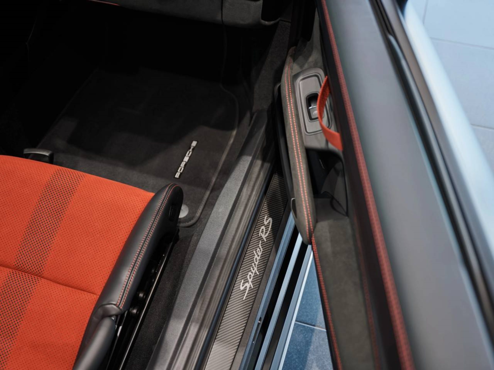 PORSCHE 718 Spyder RS-image-29
