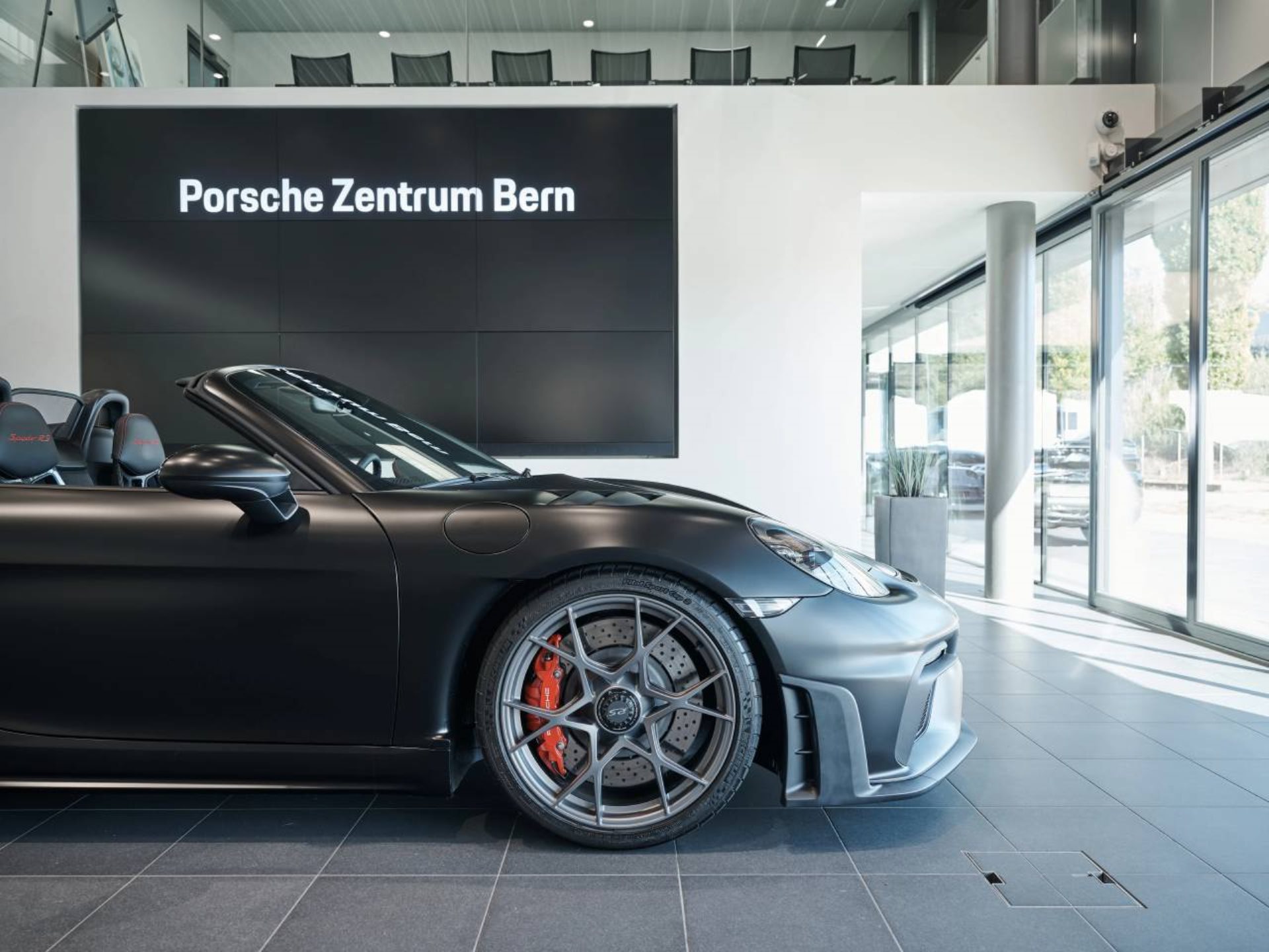 PORSCHE 718 Spyder RS-image-12
