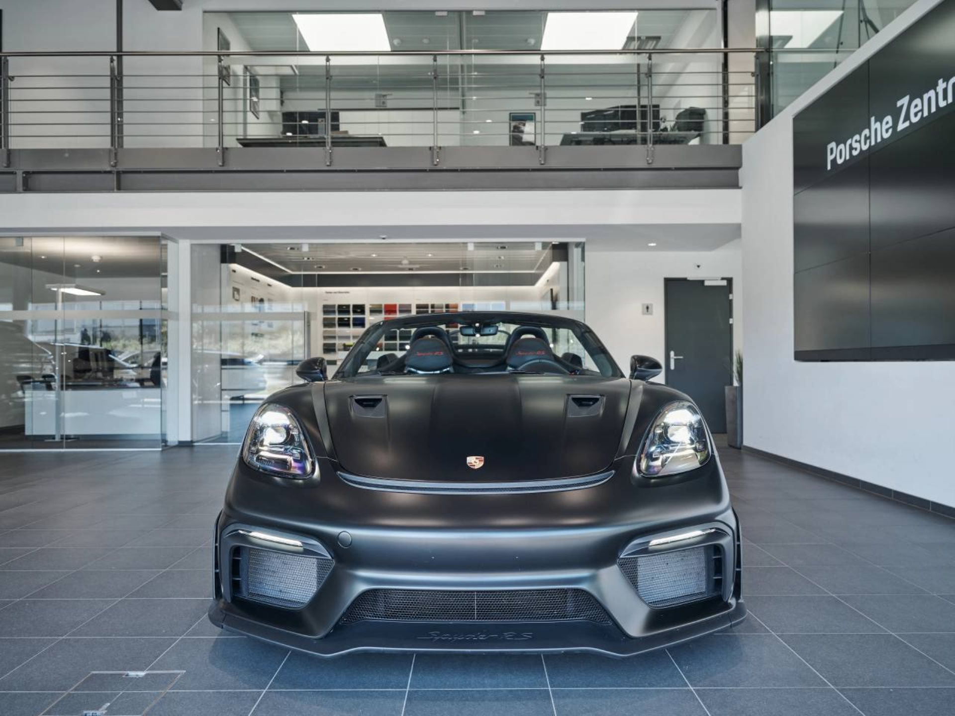PORSCHE 718 Spyder RS-image-9