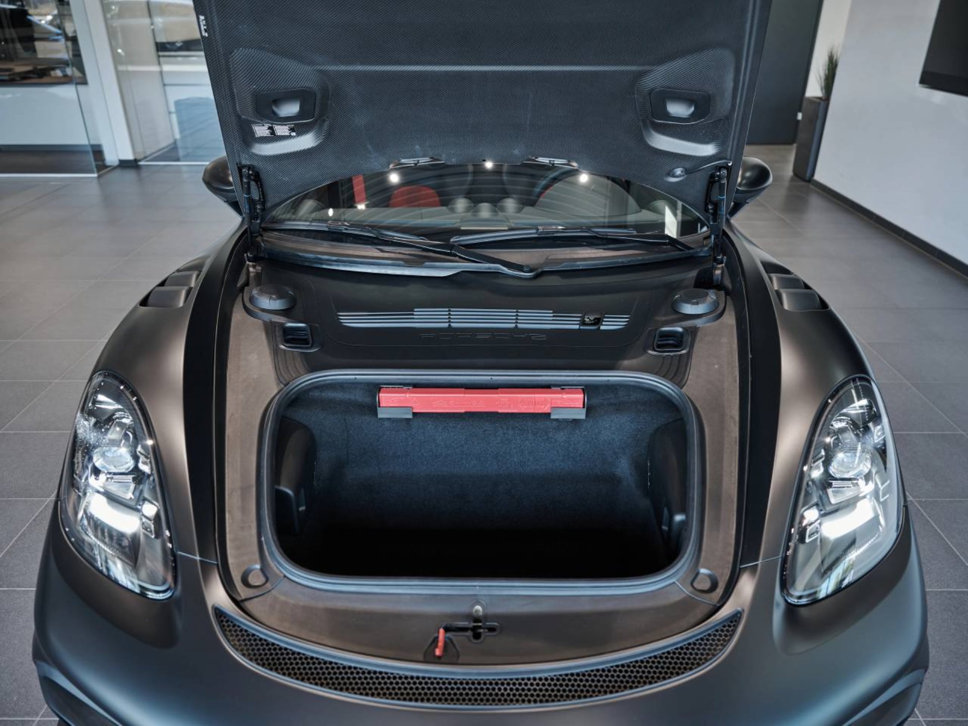 PORSCHE 718 Spyder RS-image-10