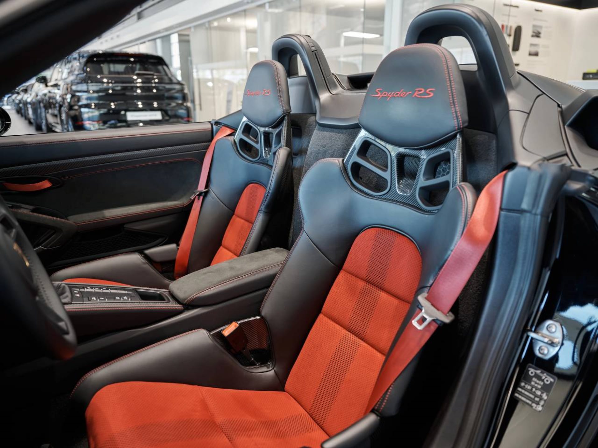 PORSCHE 718 Spyder RS-image-4