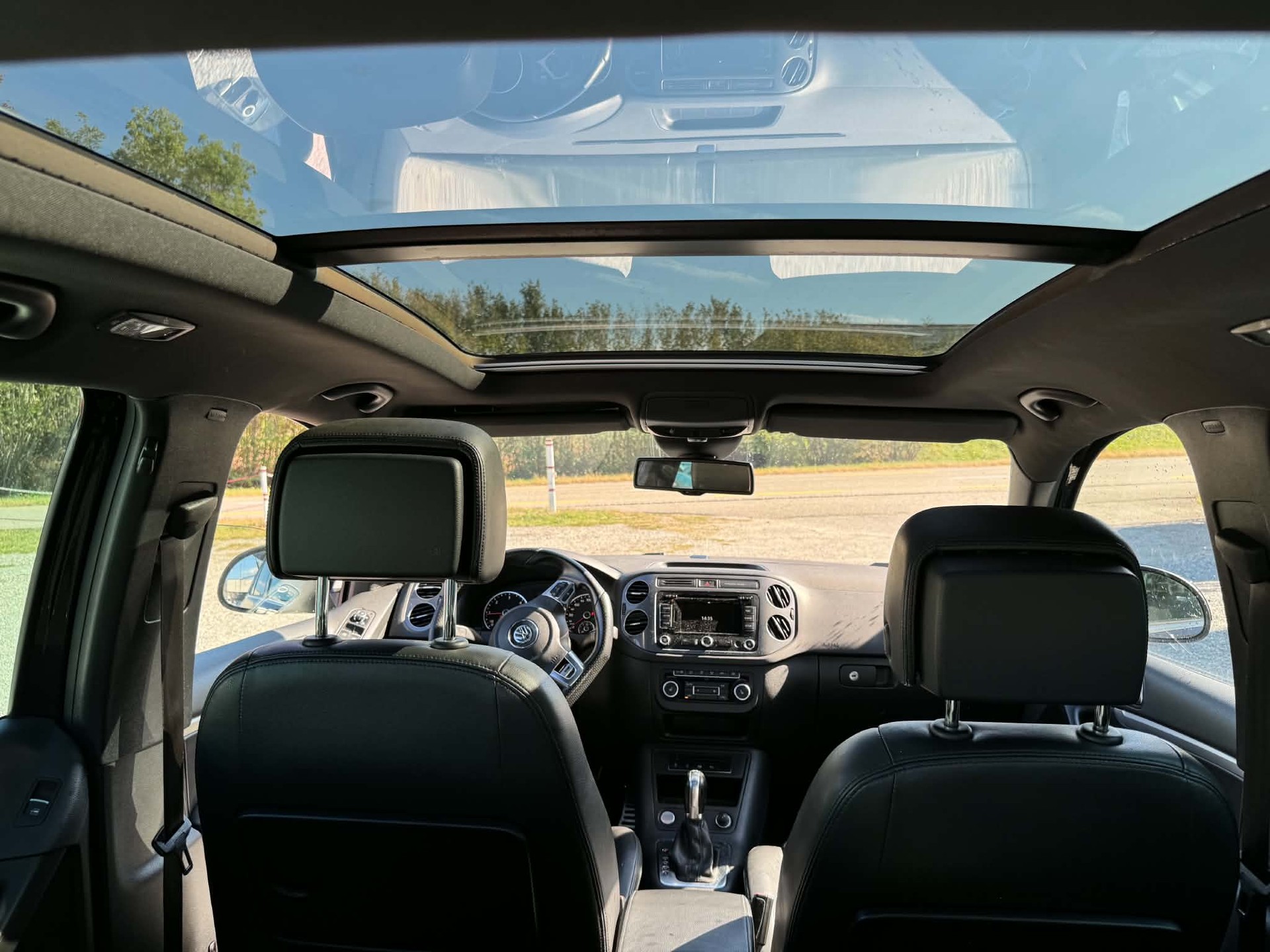 VW Tiguan 2.0 TDI R-Line Sport 4Motion-image-1