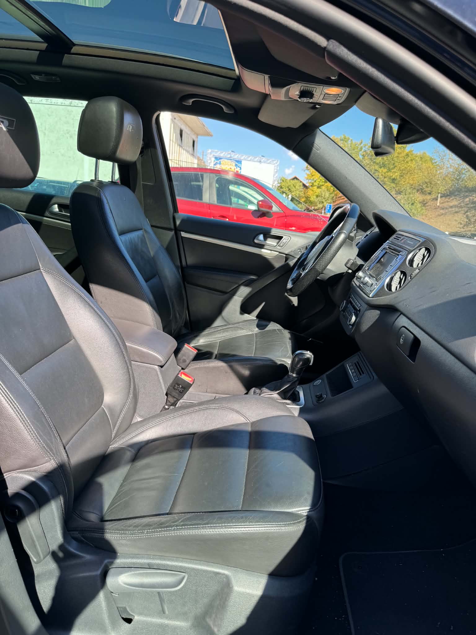 VW Tiguan 2.0 TDI R-Line Sport 4Motion-image-5
