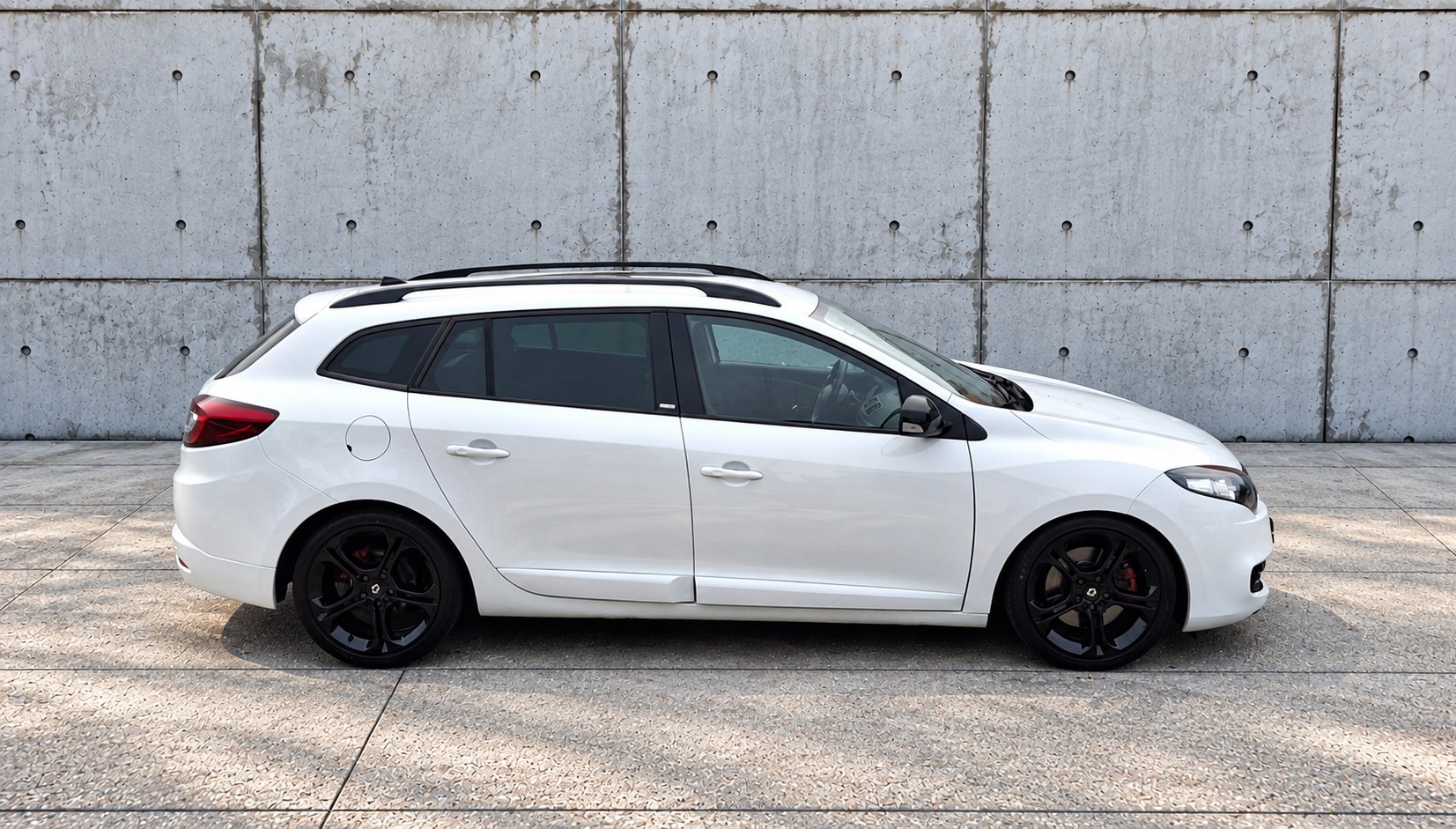 RENAULT Mégane Grandtour 2.0 16V Turbo GT 220-image-8