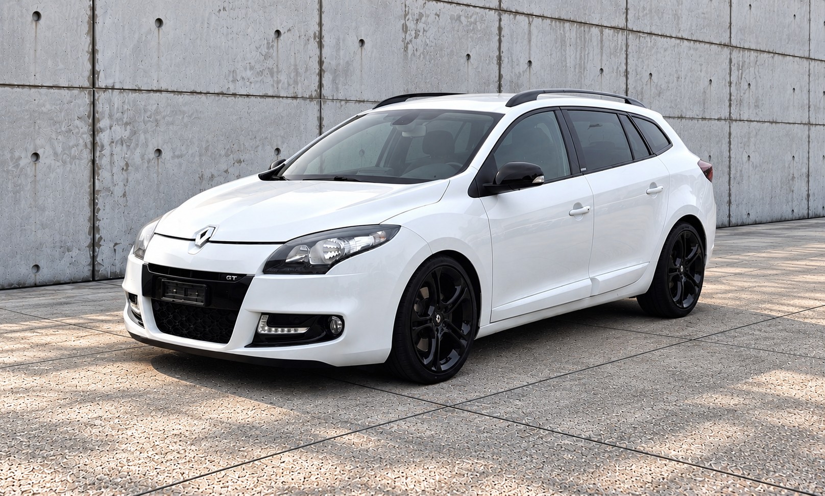 RENAULT Mégane Grandtour 2.0 16V Turbo GT 220-image-1