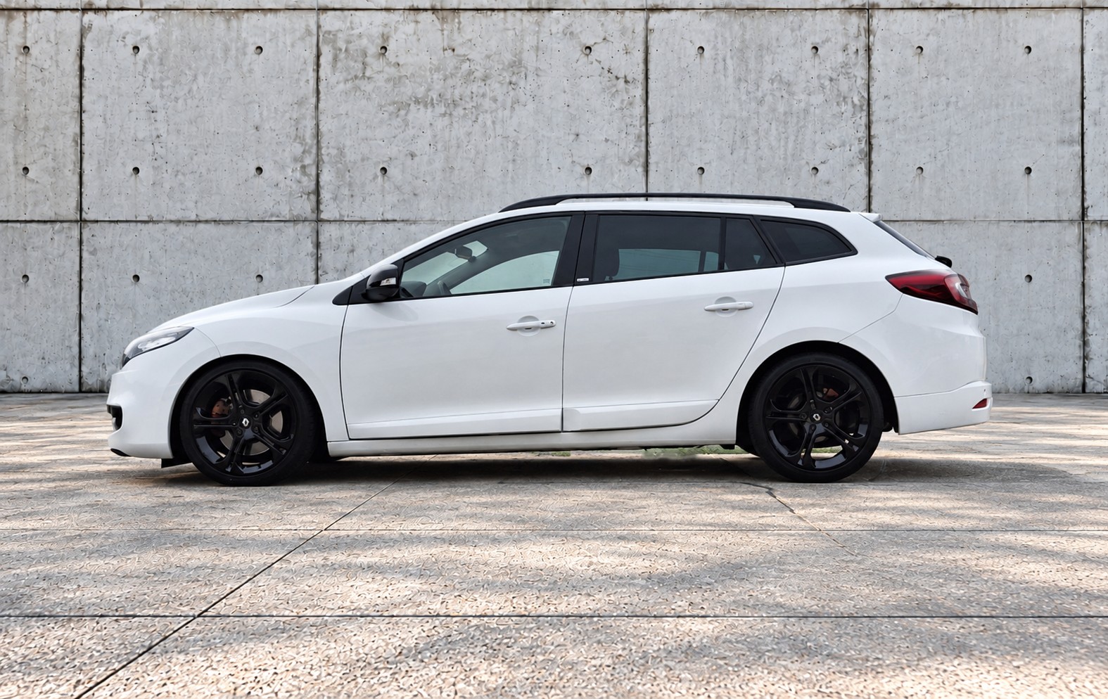 RENAULT Mégane Grandtour 2.0 16V Turbo GT 220-image-3