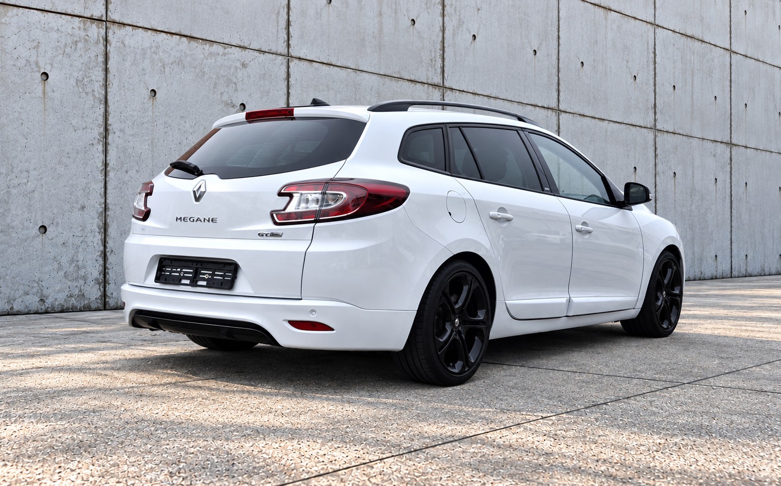 RENAULT Mégane Grandtour 2.0 16V Turbo GT 220-image-5