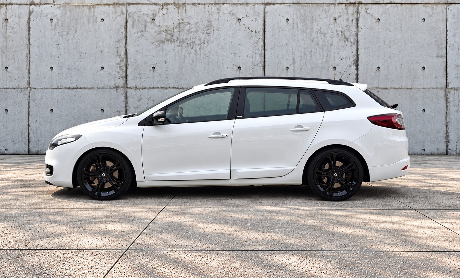 RENAULT Mégane Grandtour 2.0 16V Turbo GT 220-image-4