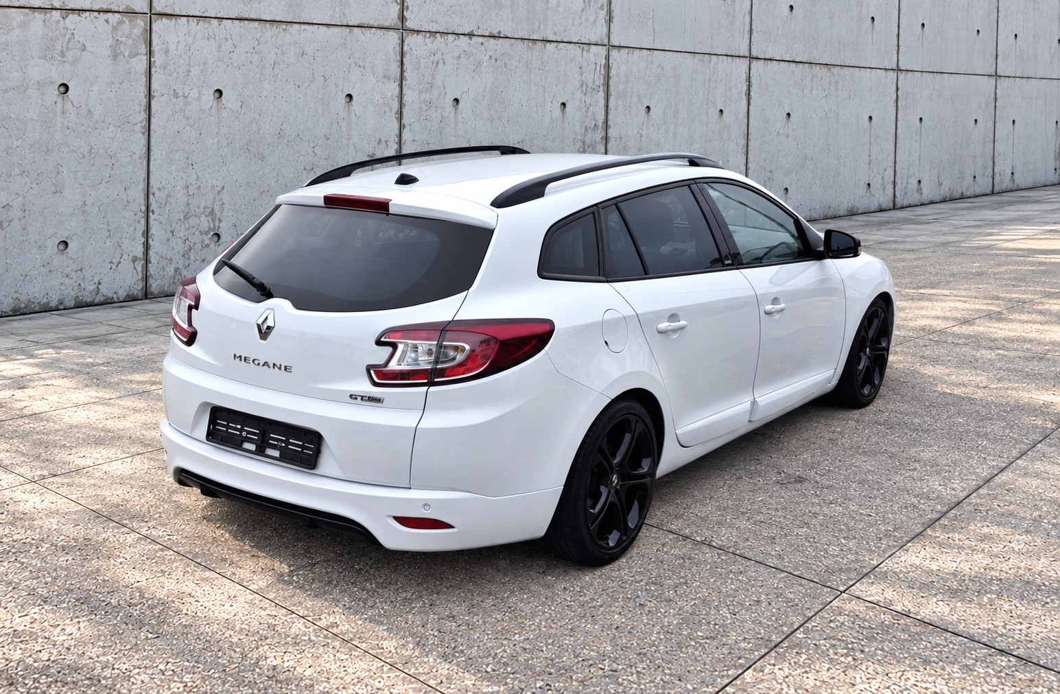 RENAULT Mégane Grandtour 2.0 16V Turbo GT 220-image-6