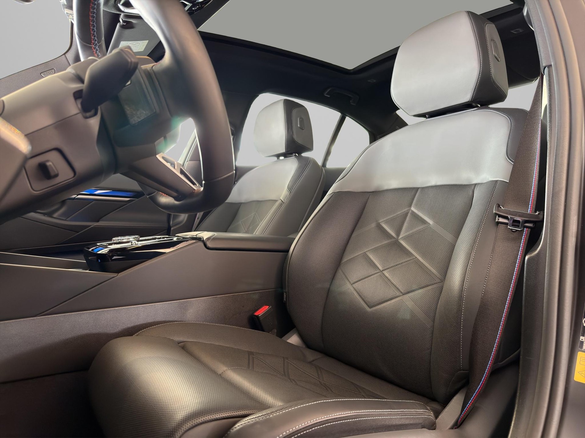 BMW i5 xDrive M60 Limousine-image-10
