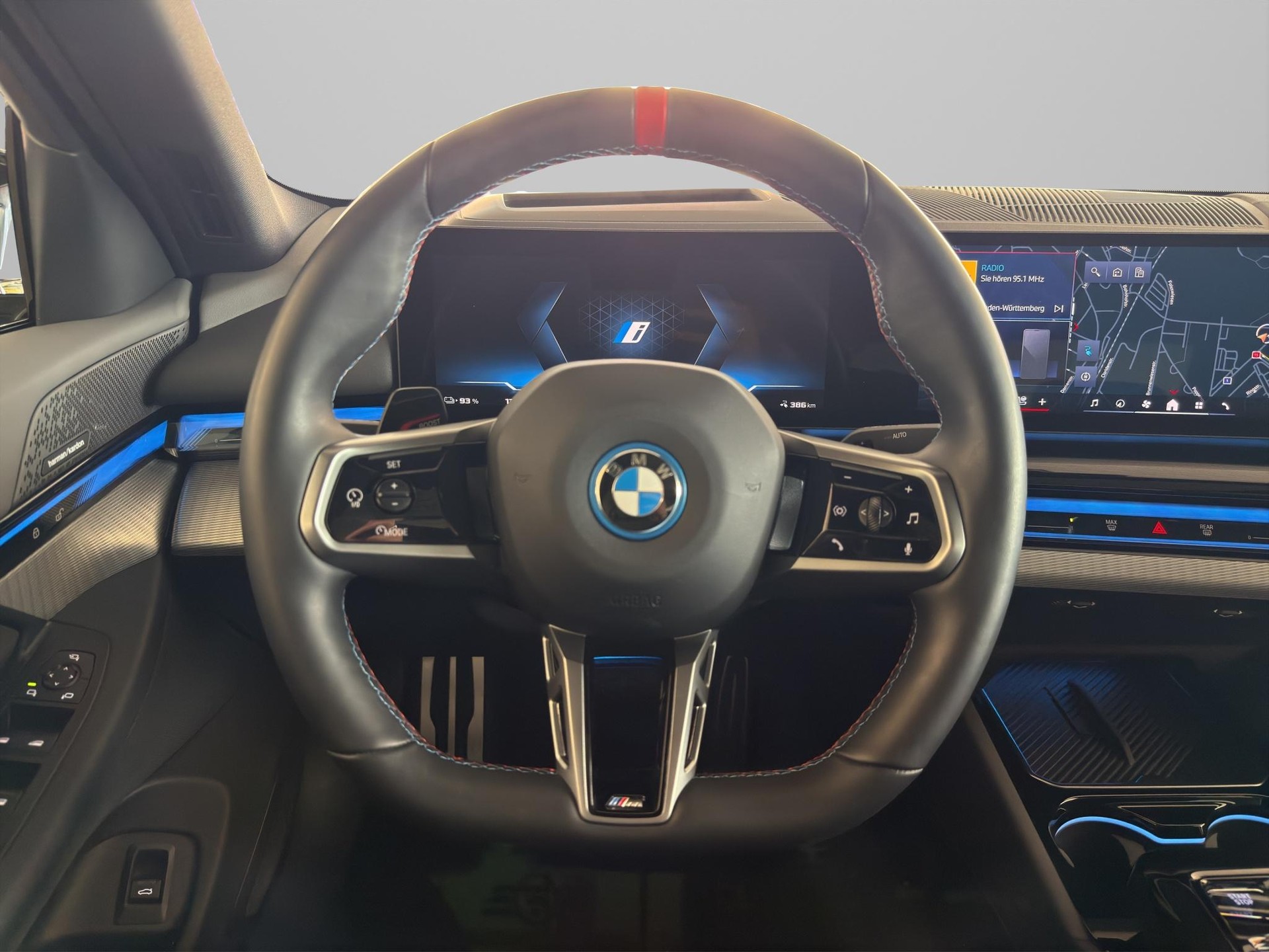 BMW i5 xDrive M60 Limousine-image-13